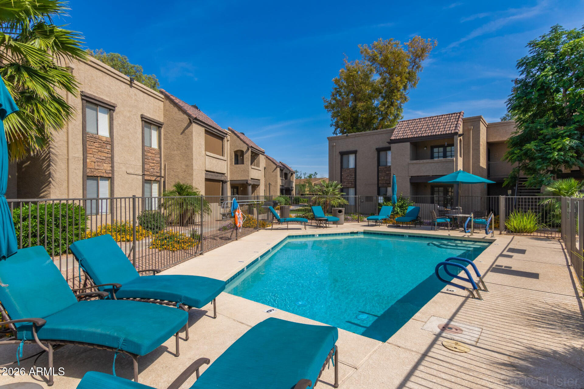 LAS COLINAS - Residential