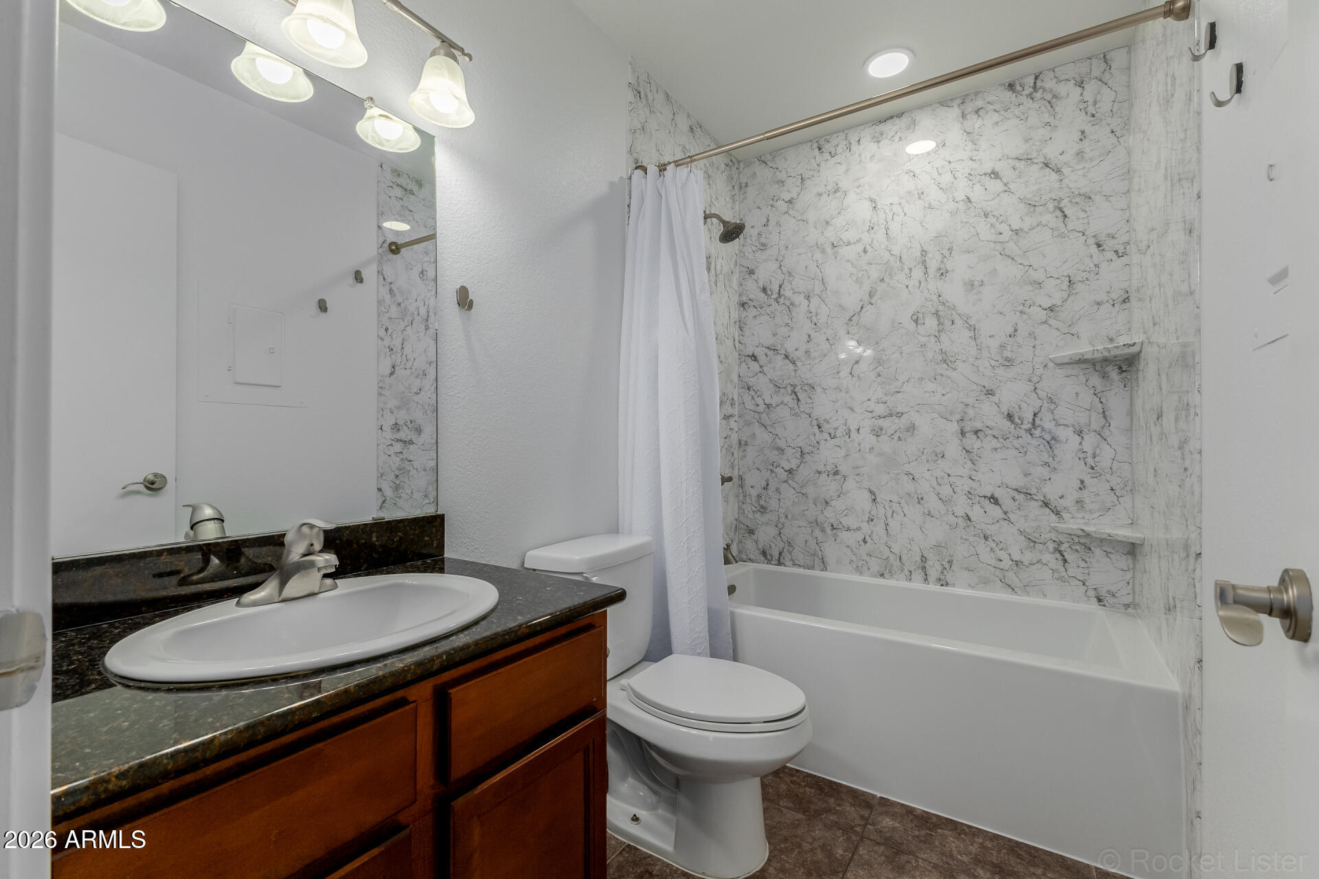 LAS COLINAS - Residential