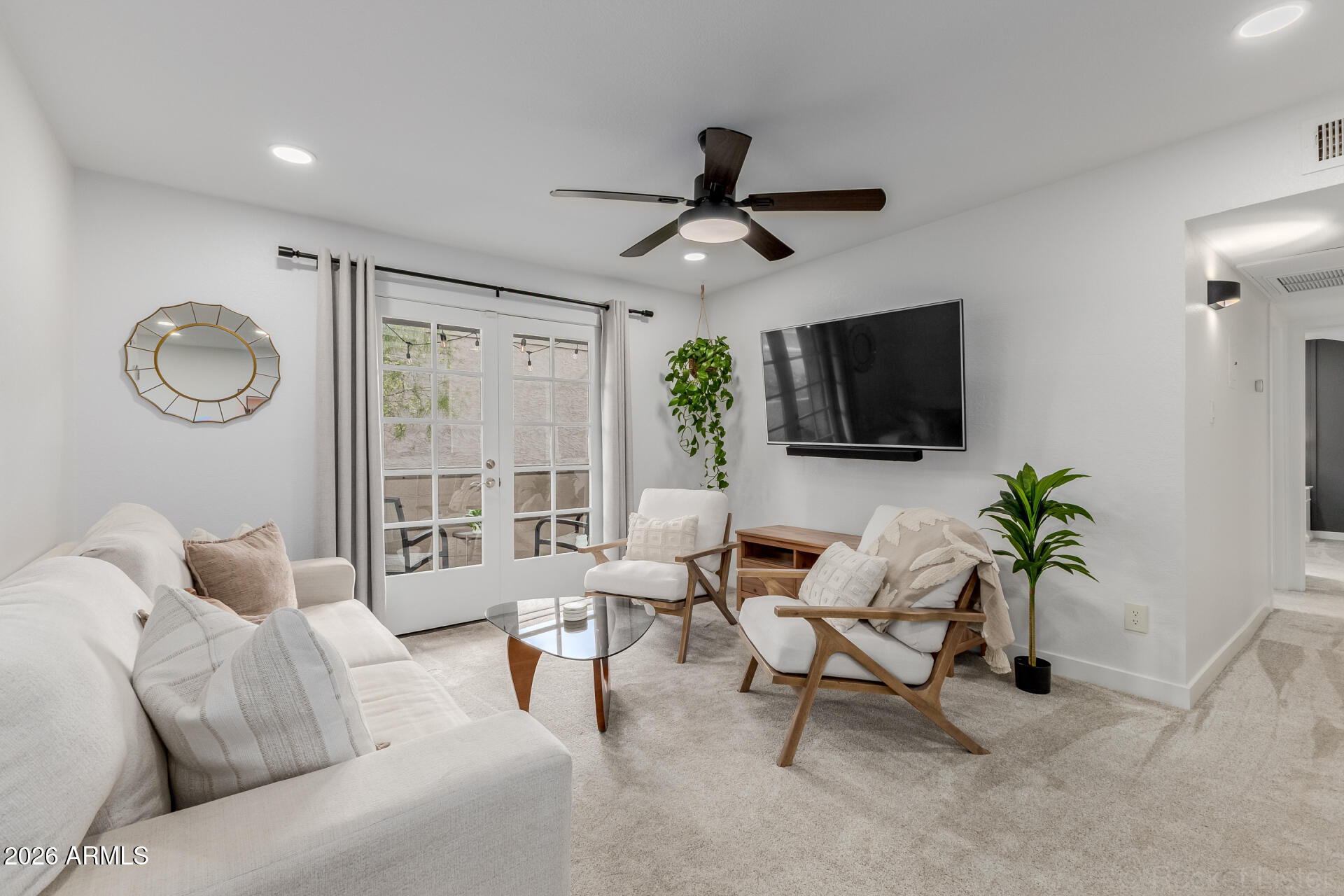 LAS COLINAS - Residential
