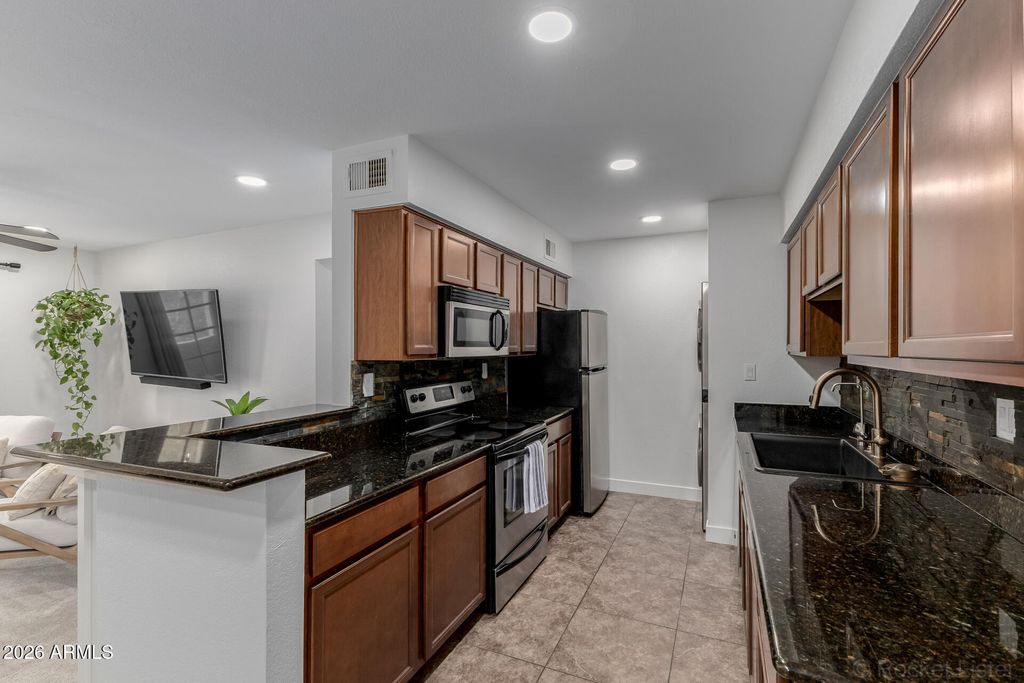 Photo of 5995 N 78th Street #2094, Scottsdale, AZ 85250 (MLS # 6997250)