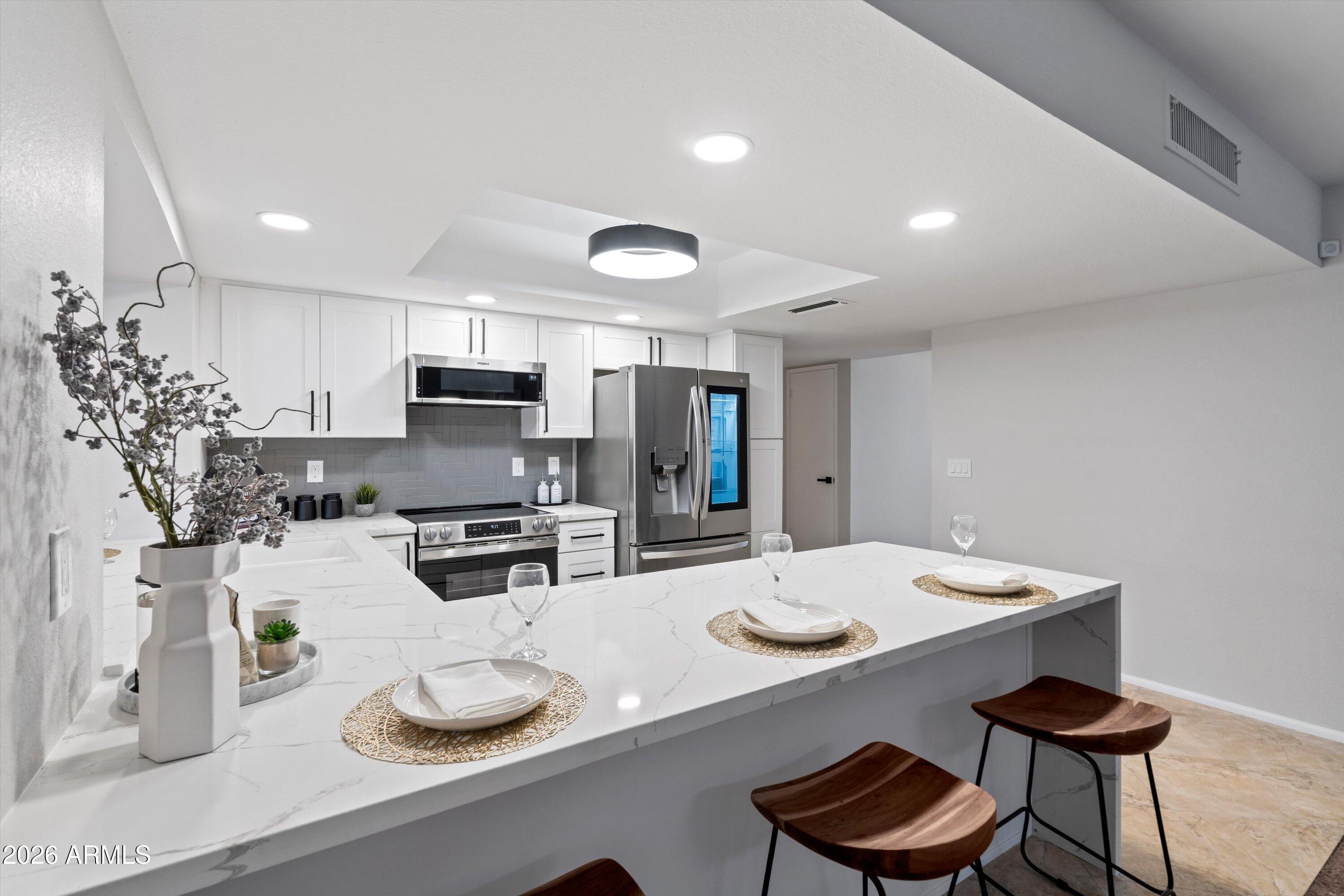 1155 E VILLAGE CIRCLE Drive N