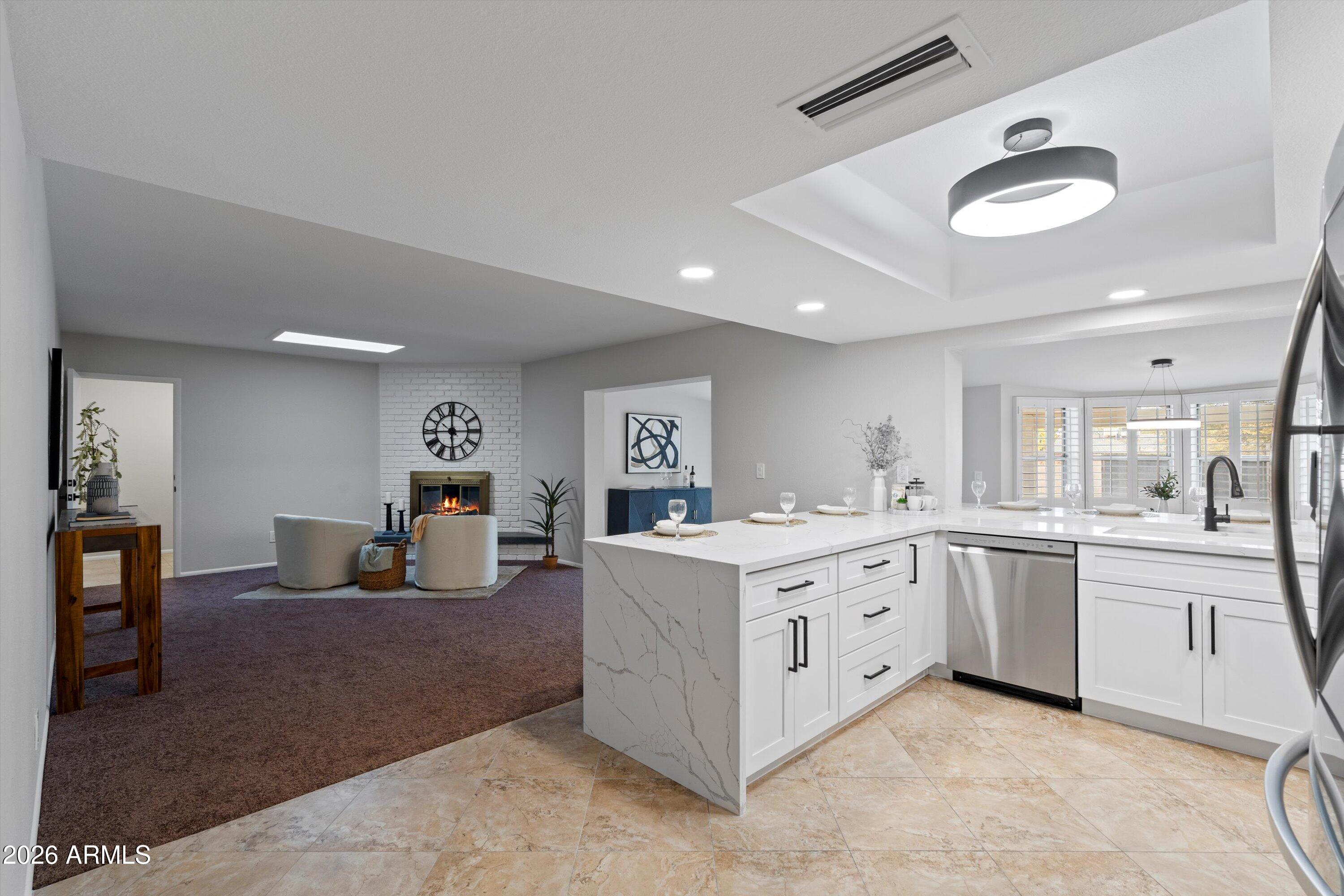 1155 E VILLAGE CIRCLE Drive N