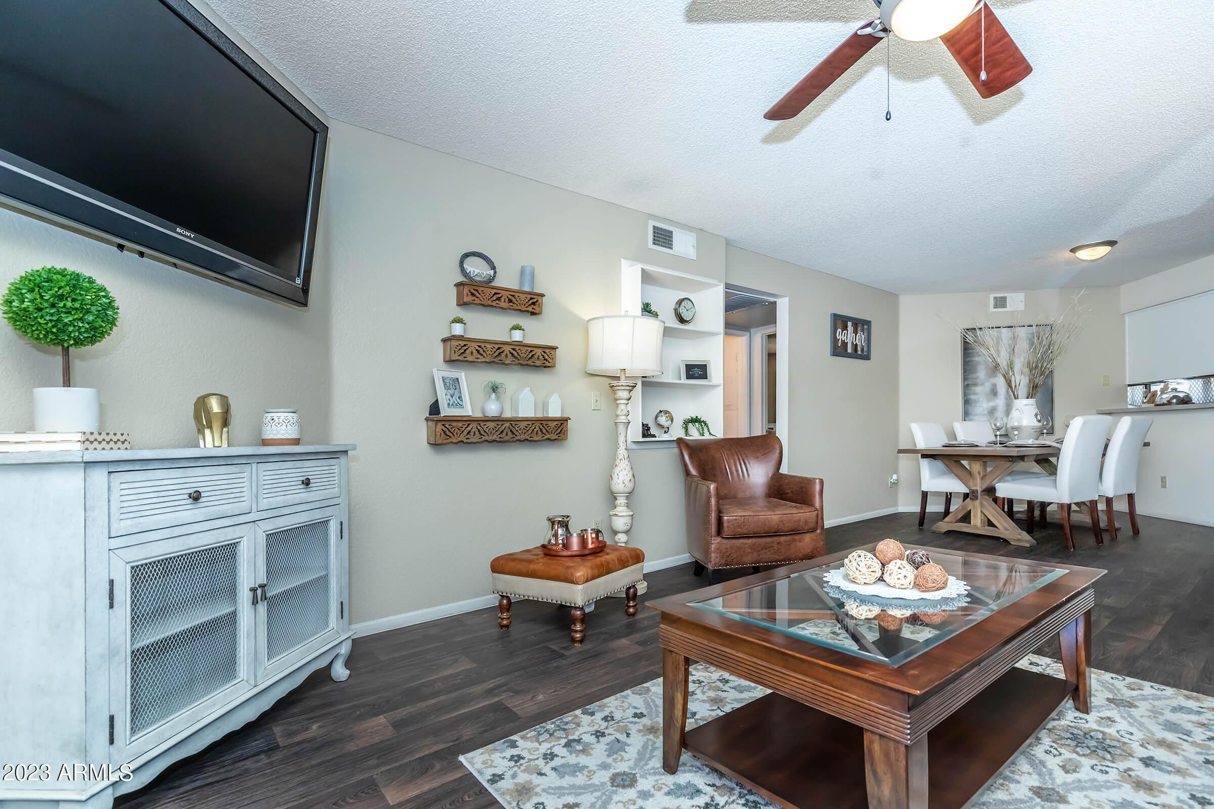 6445 S MAPLE Avenue 2