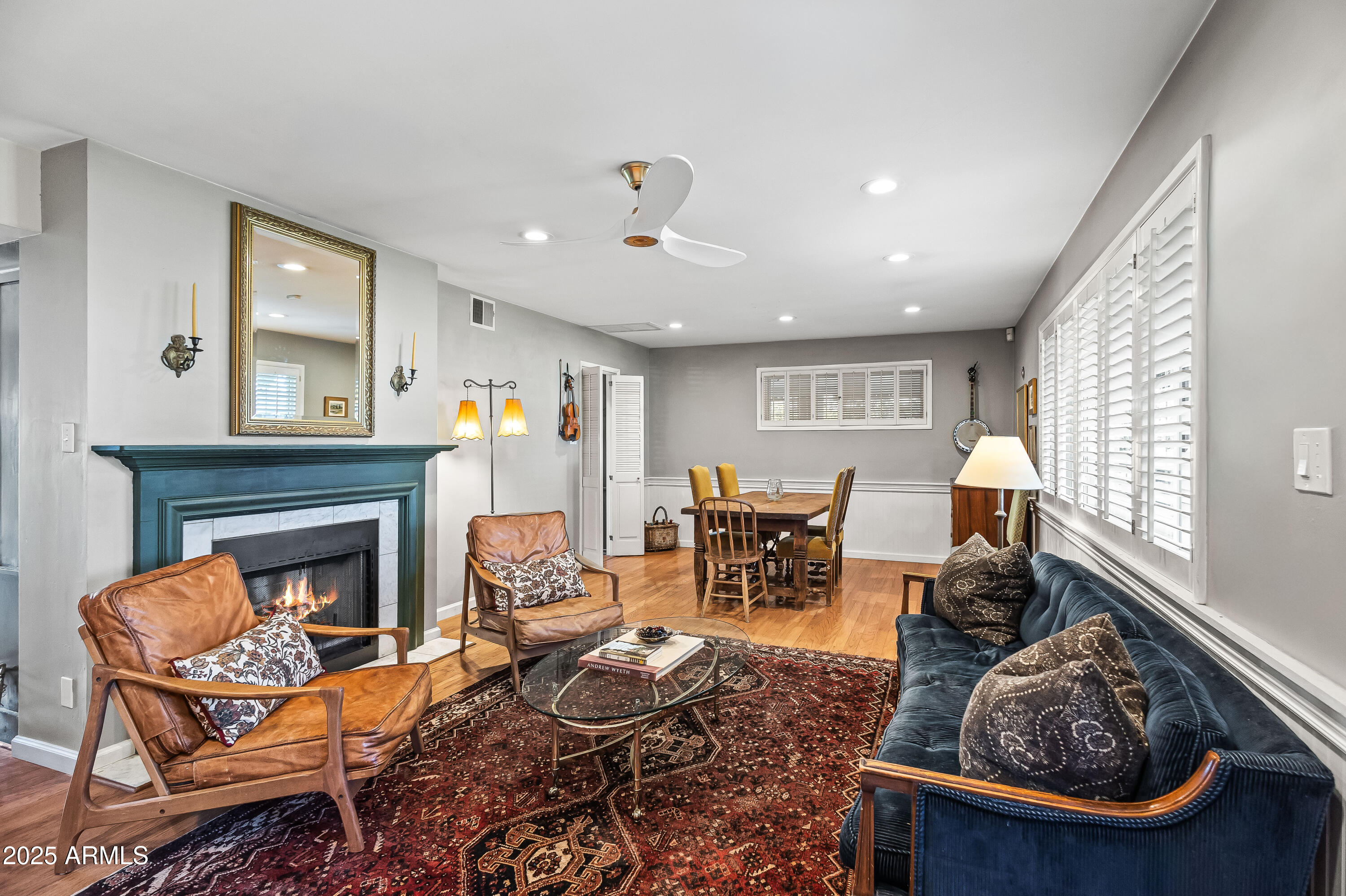 4631 E PINCHOT Avenue