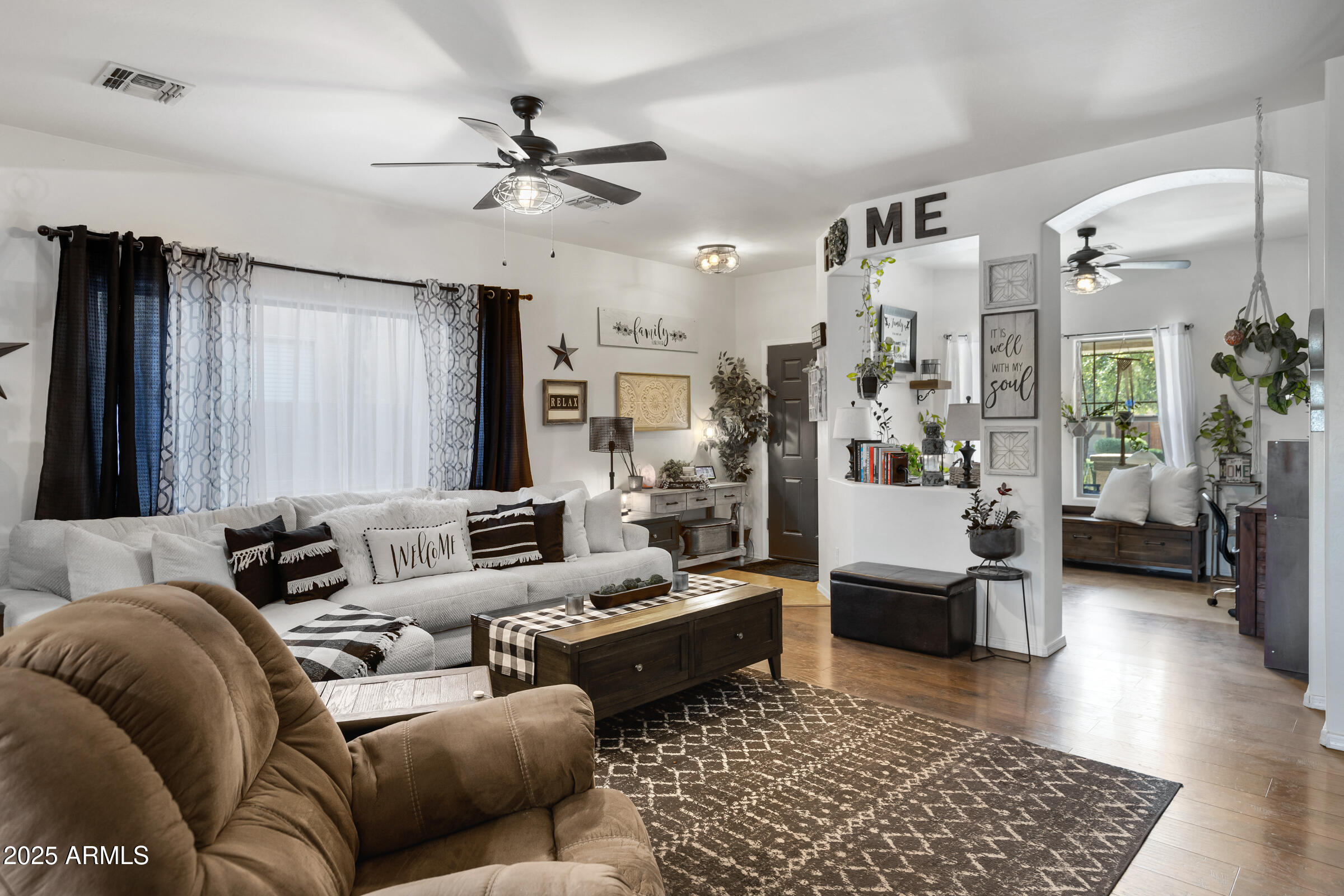 88 W REEVES Avenue