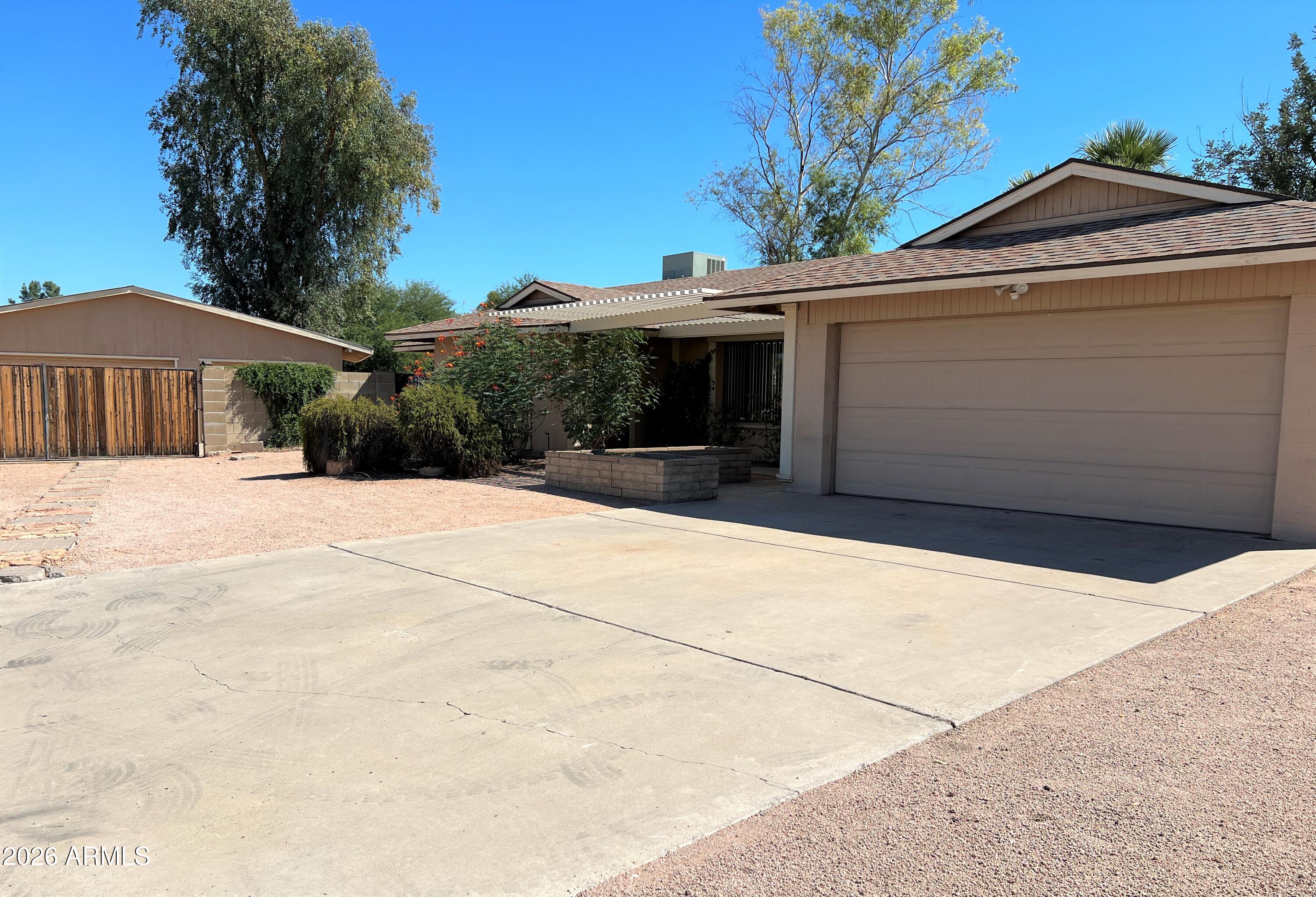 5129 E Emile Zola Avenue