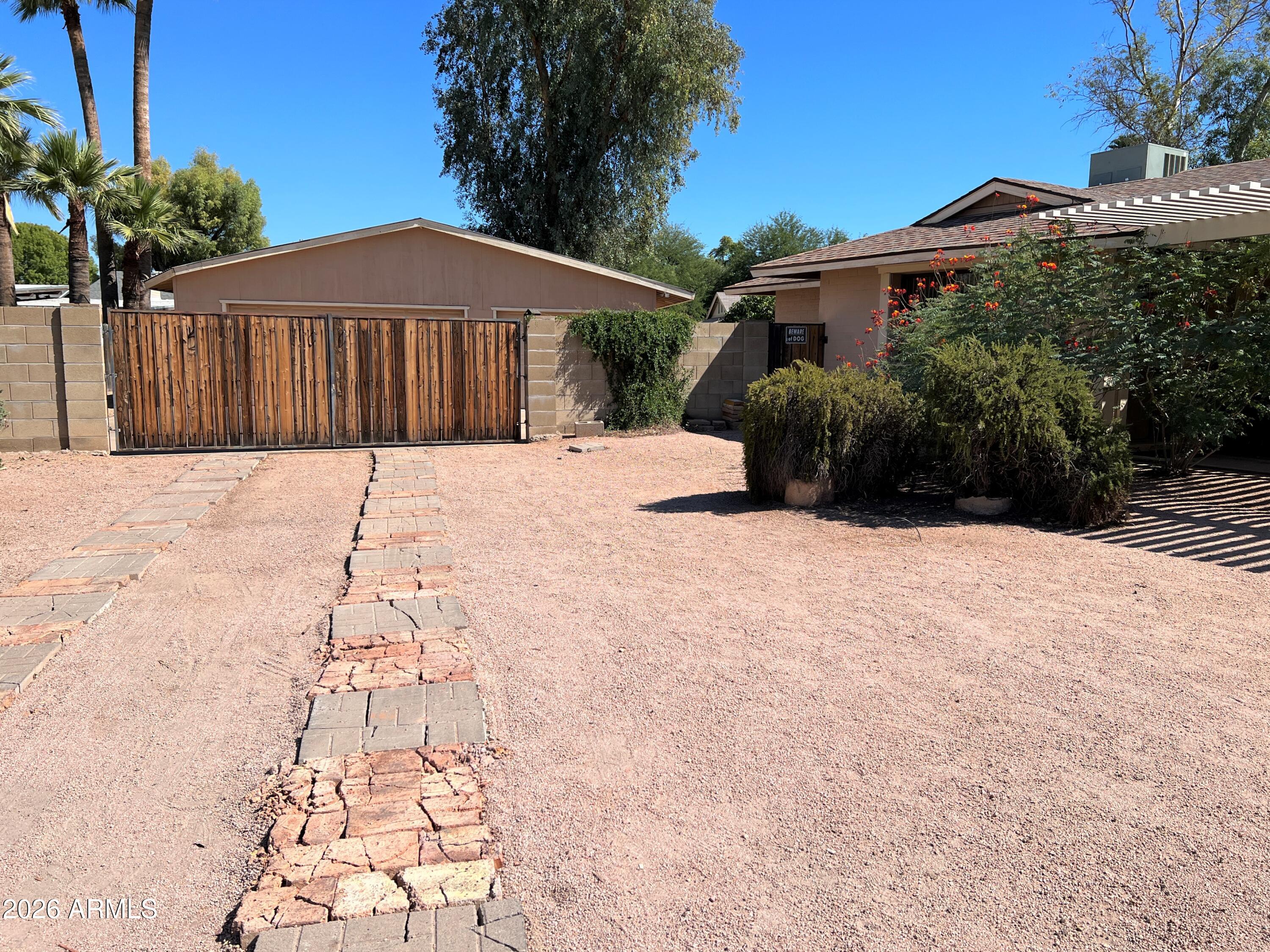 5129 E Emile Zola Avenue