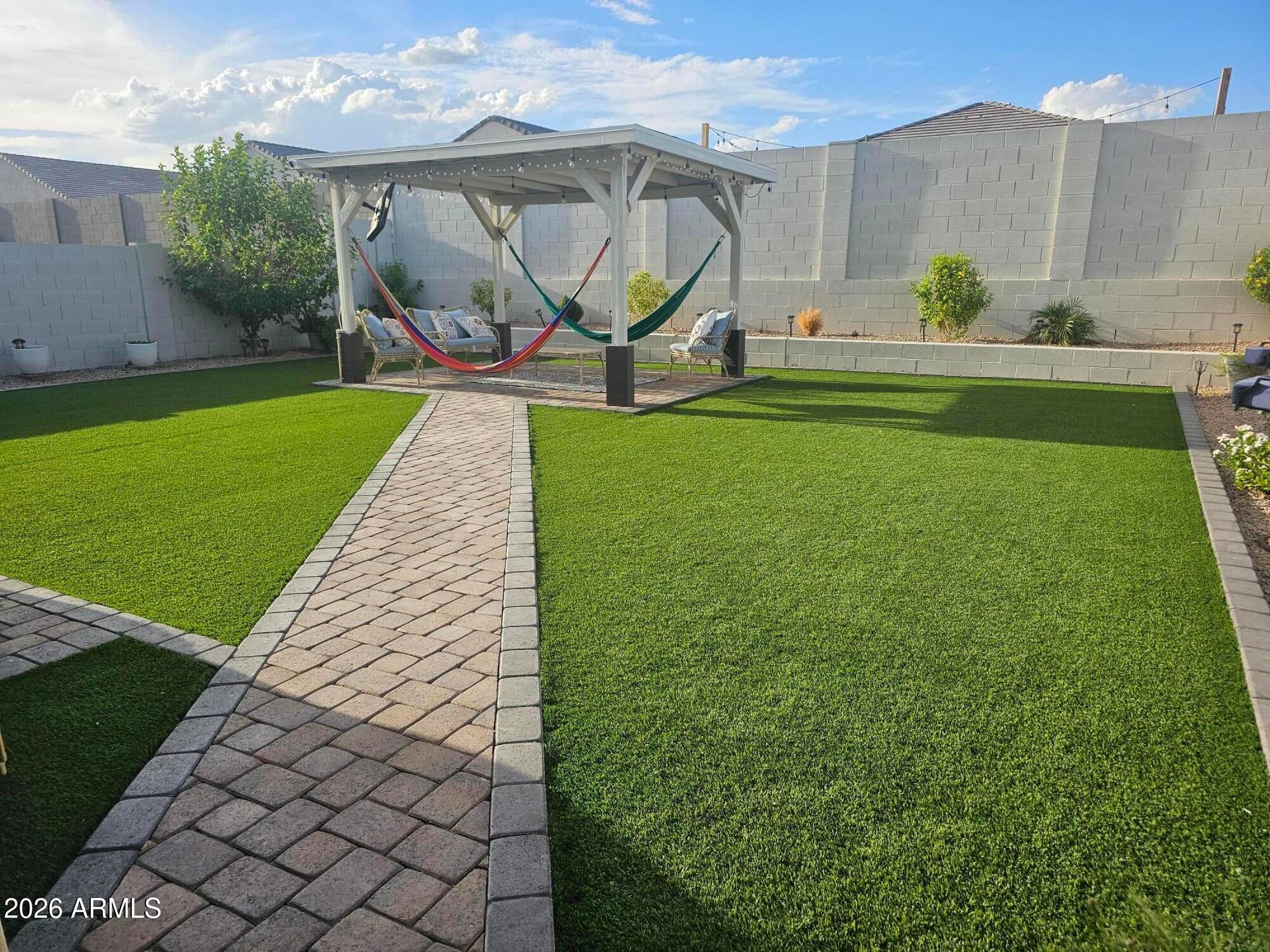 1138 W Sand Cyn Court