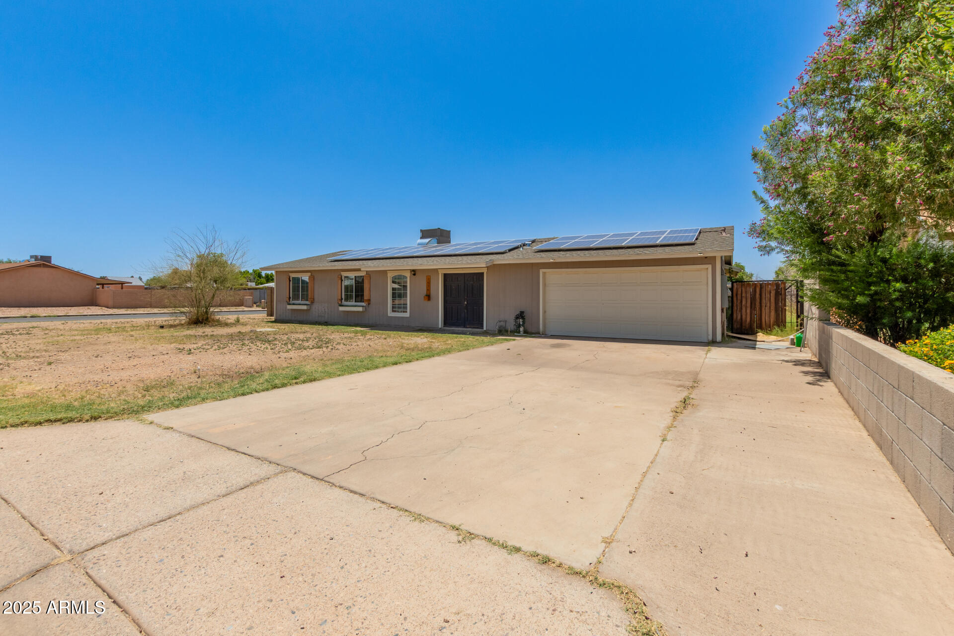 1676 W SEQUOIA Drive