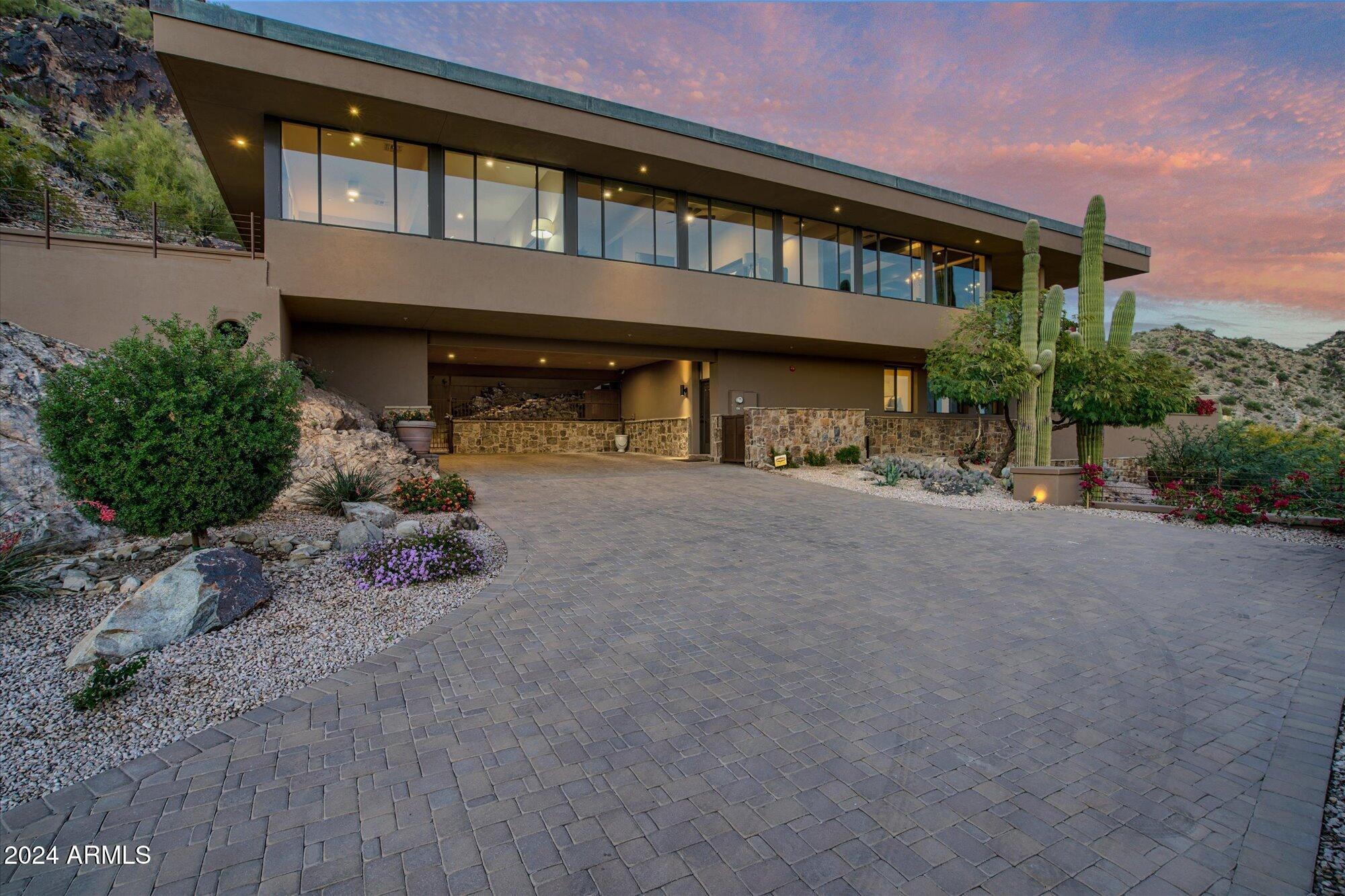 5800 E GLEN Drive