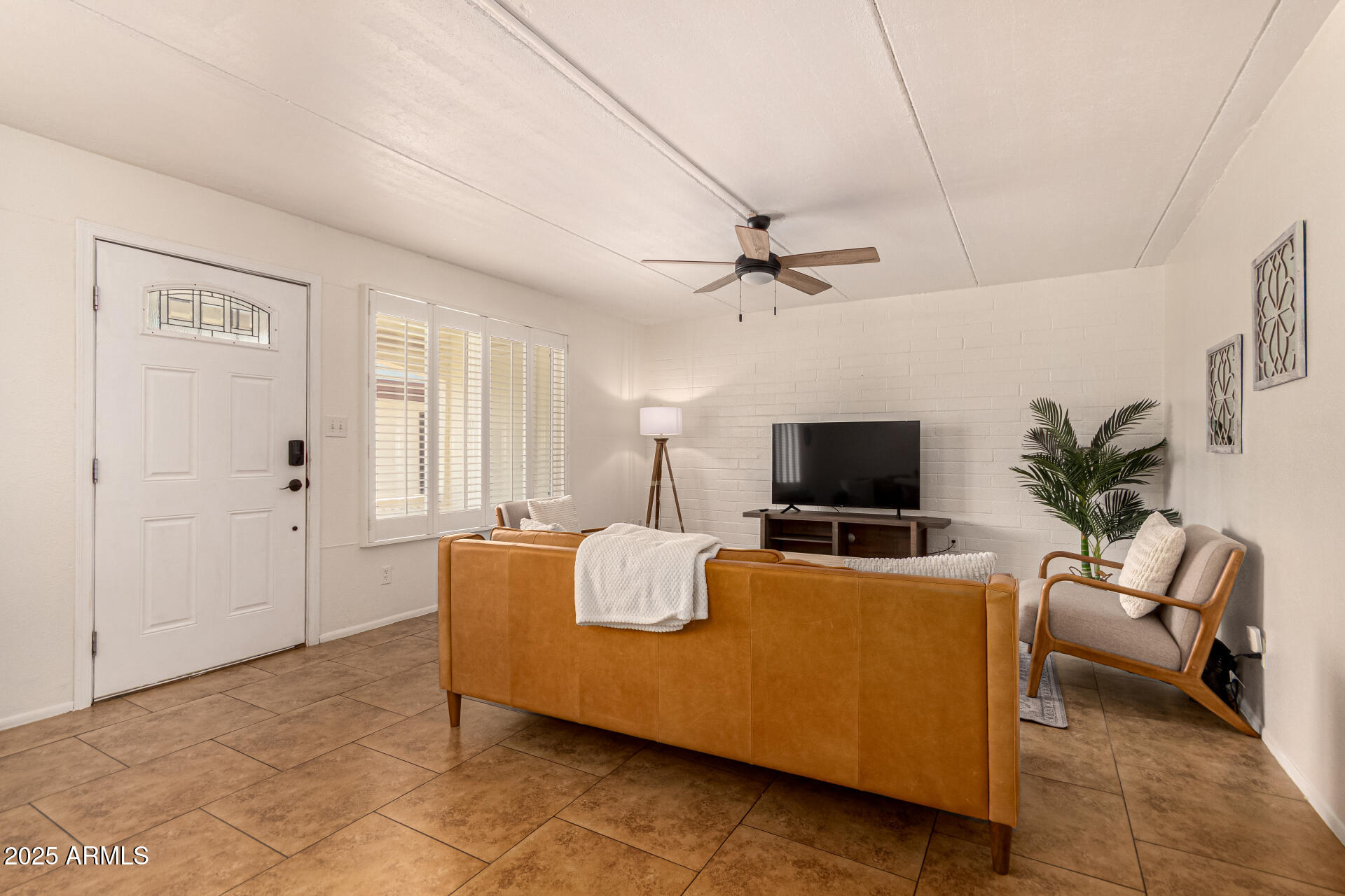 240 S OLD LITCHFIELD Road 113