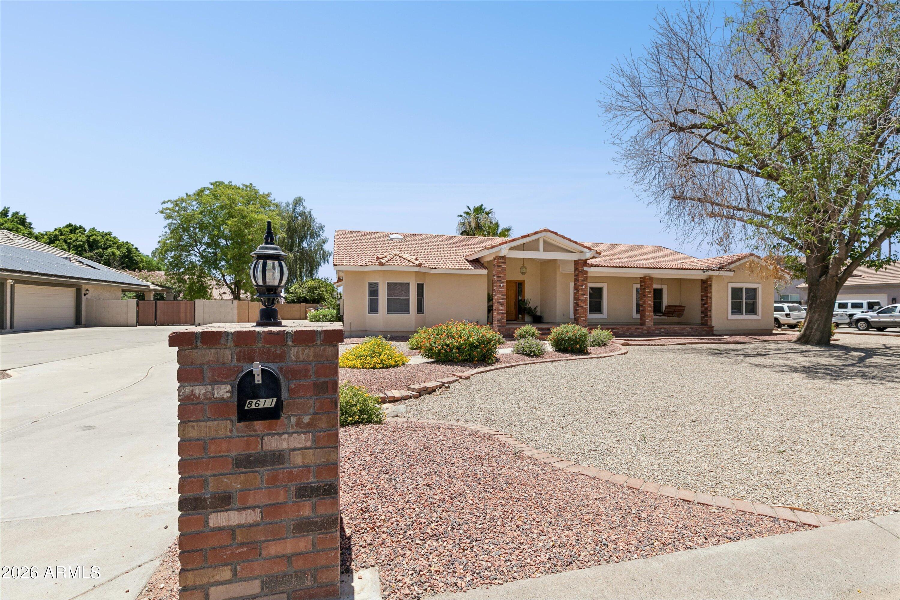8611 W FOOTHILL Drive