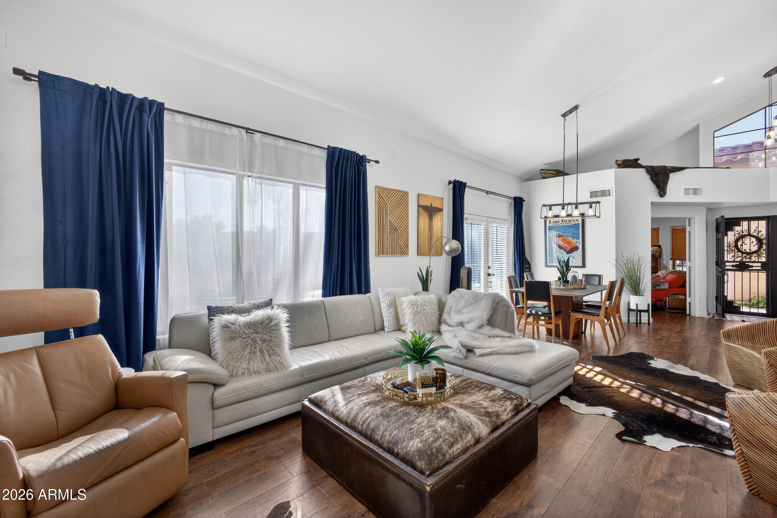 2623 N CARRIAGE Lane