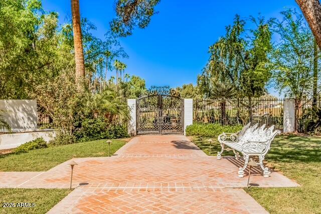 35 S FAIRWAY Court
