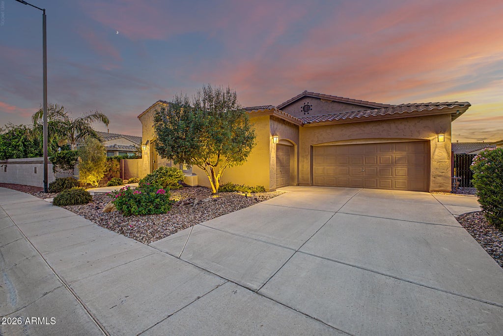 Photo of 5722 S Mesquite Grove Way, Chandler, AZ 85249 (MLS # 7069493)