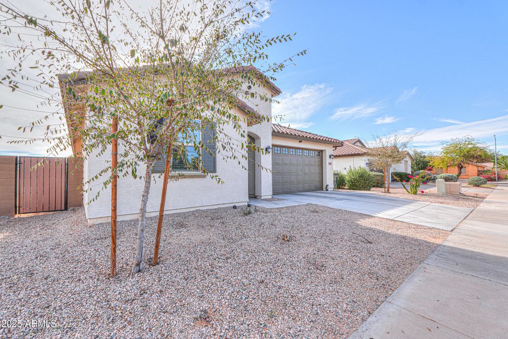 Photo of 435 E White Wing Drive, Casa Grande, AZ 85122 (MLS # 6947606)