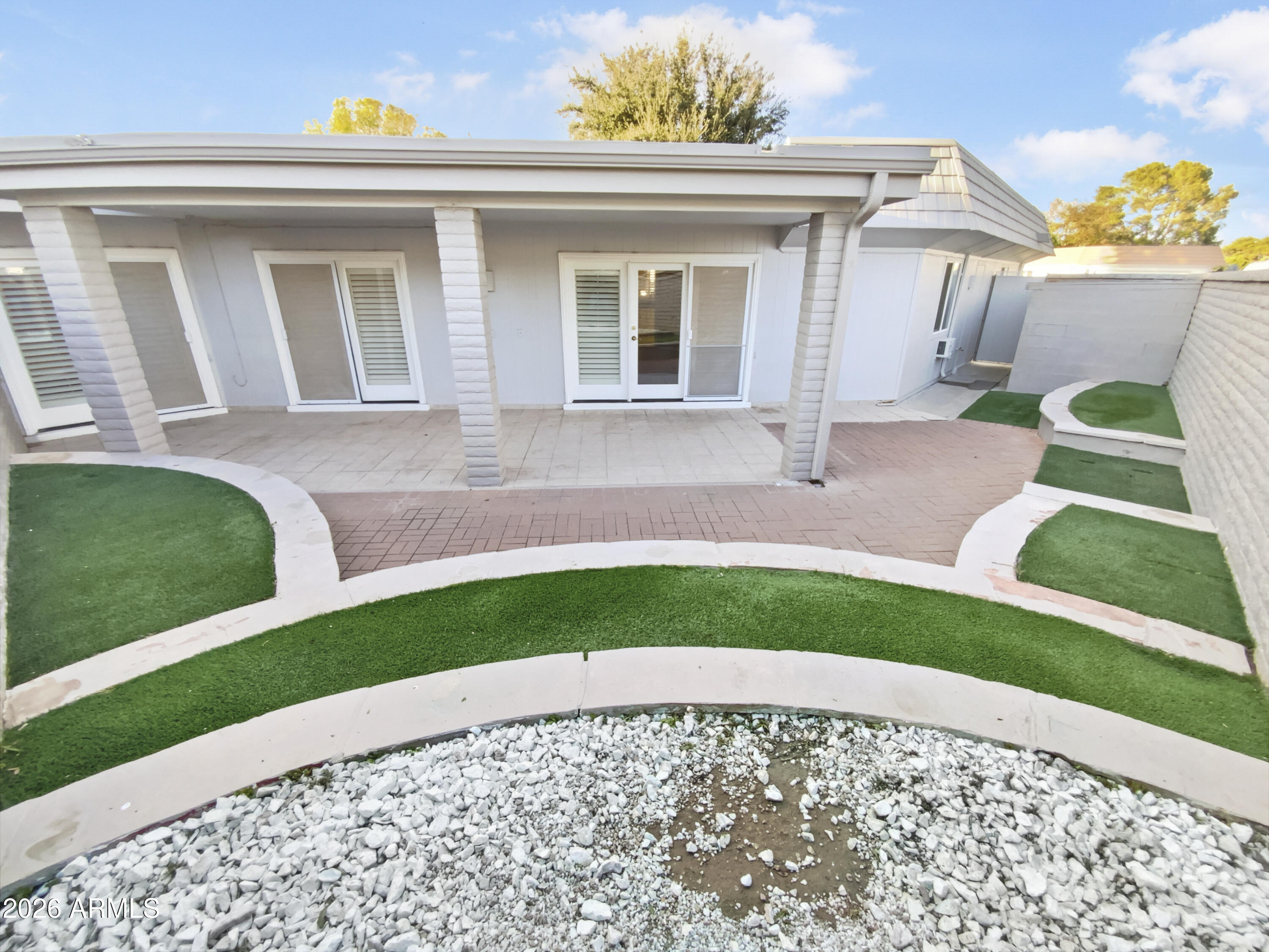 10401 W HUTTON Drive