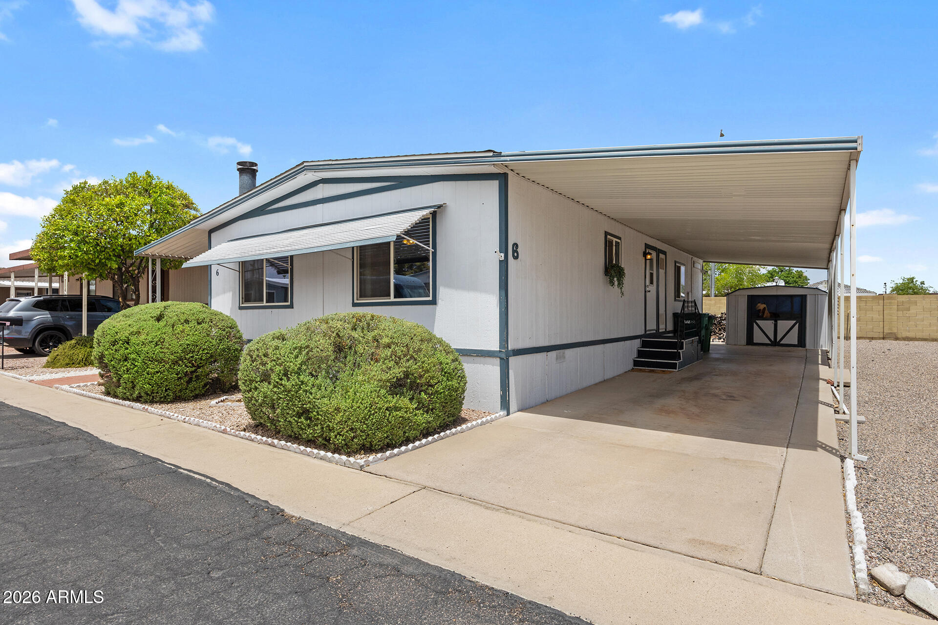 2701 E UTOPIA Road 6