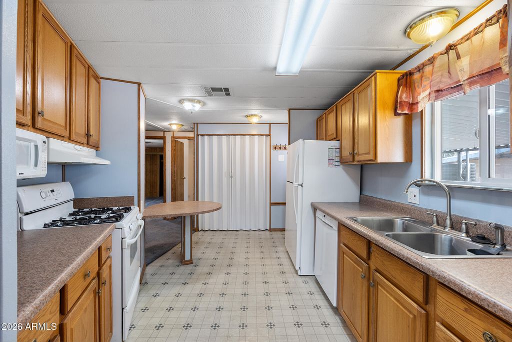 Photo of 2701 E Utopia Road #6, Phoenix, AZ 85050 (MLS # 7054256)