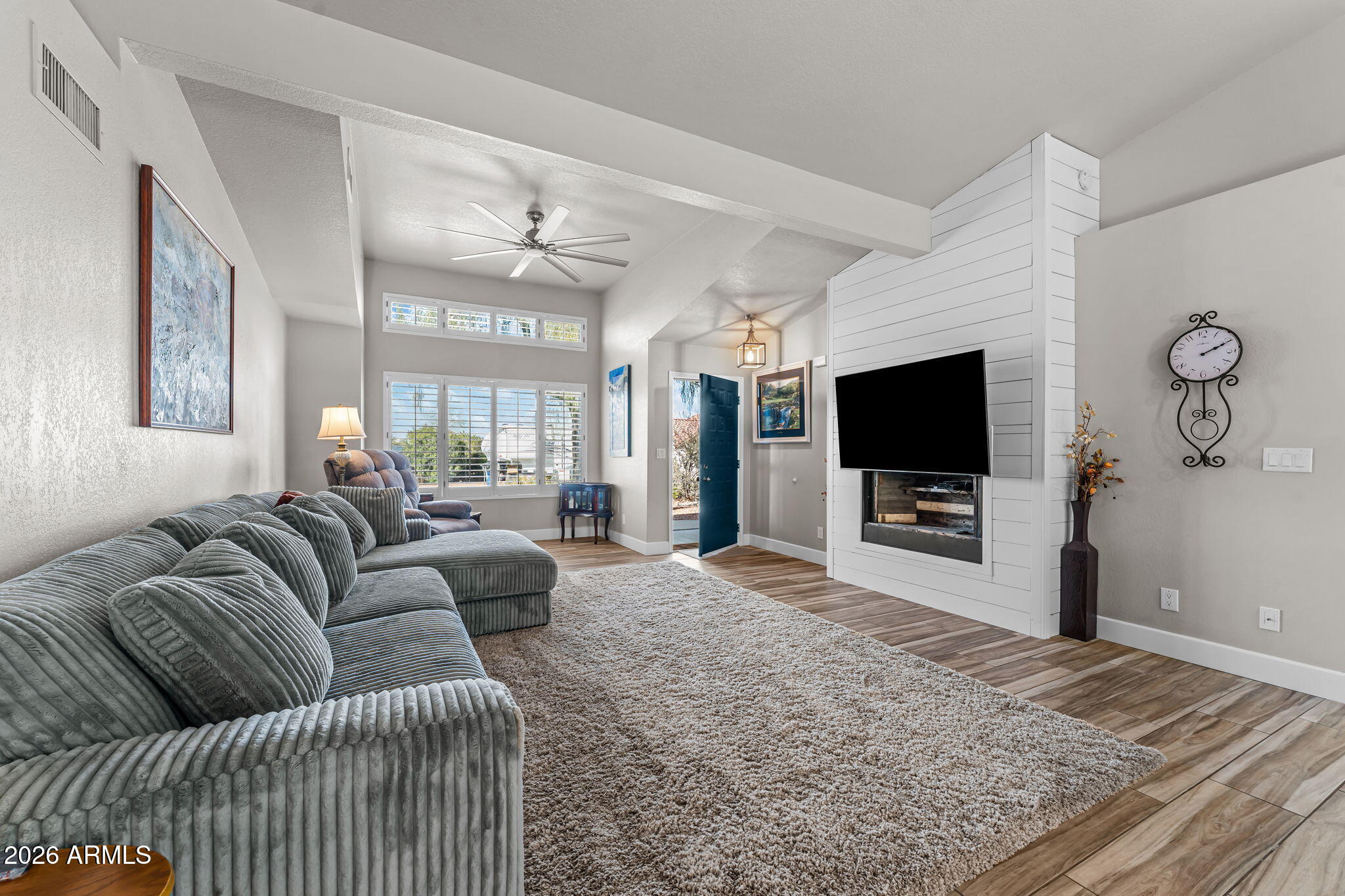 2105 W Terrace Drive