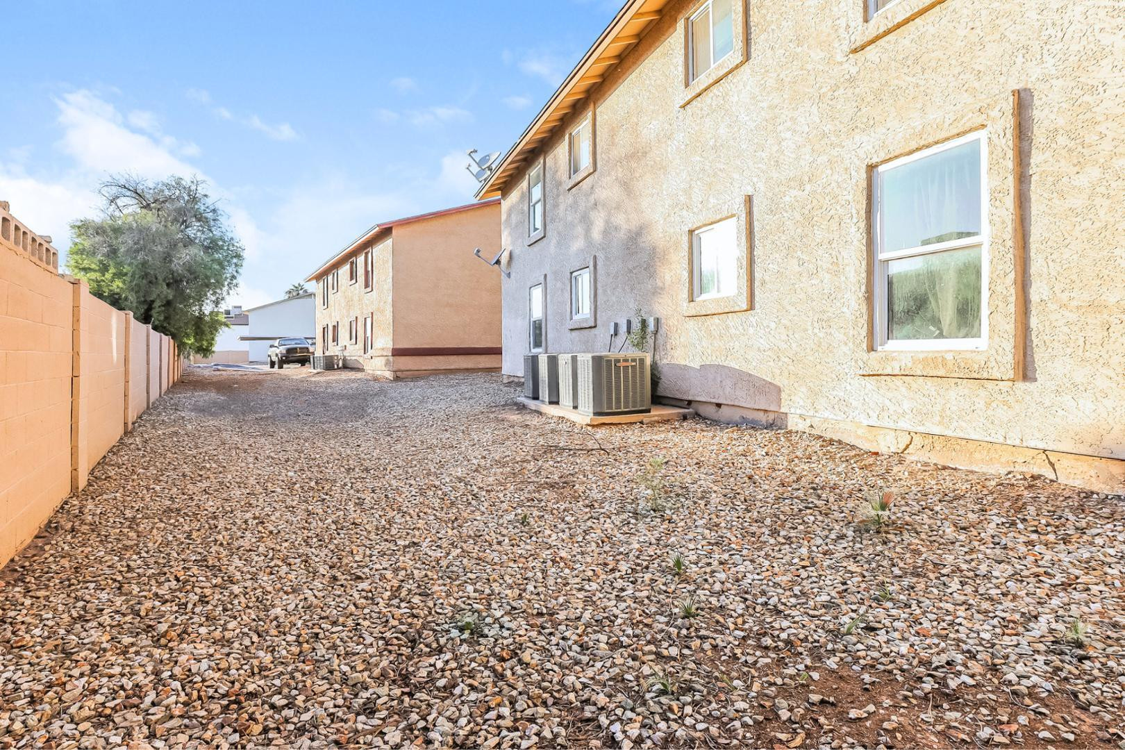 465 W Ivyglen Street Apt 112