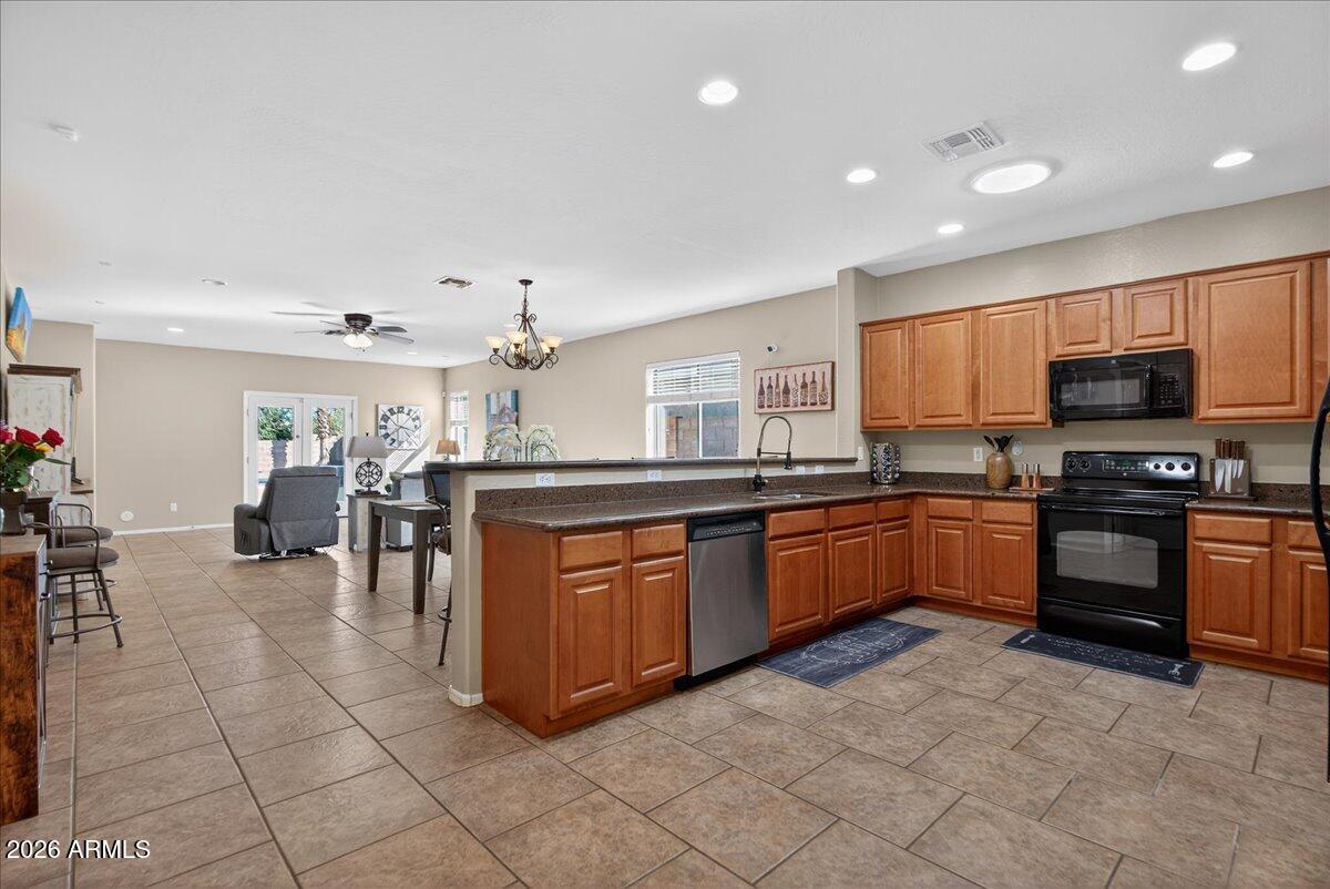 3740 E JAGUAR Avenue