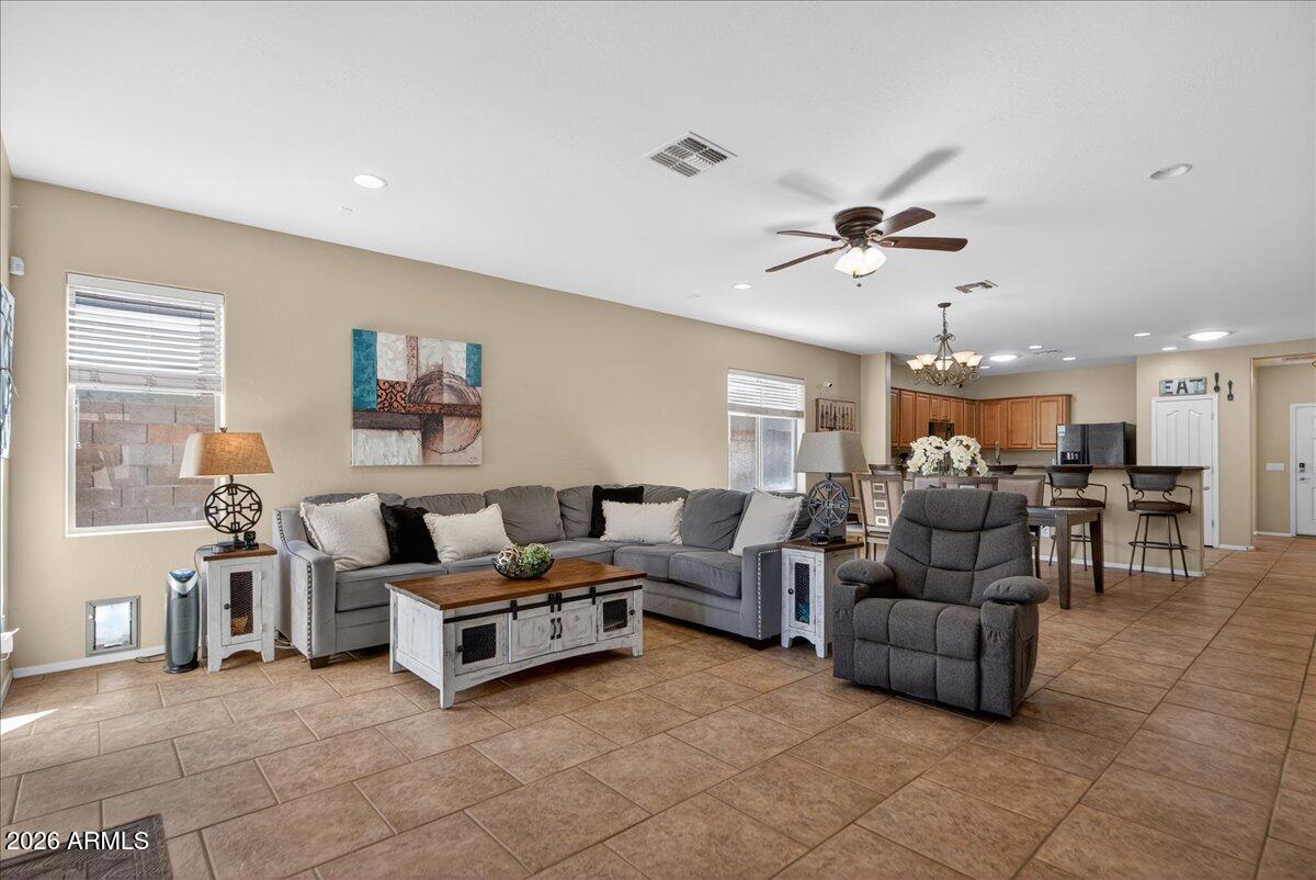 3740 E JAGUAR Avenue