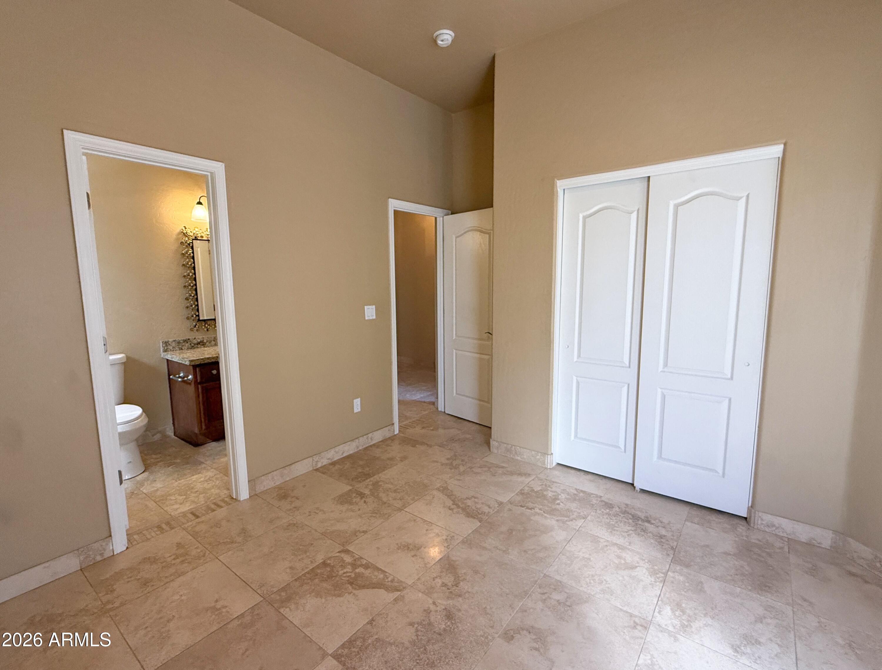 3533 N Desert Oasis --