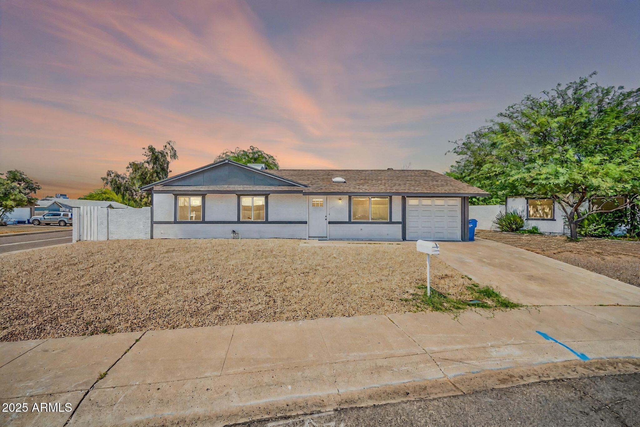 3330 E GELDING Drive