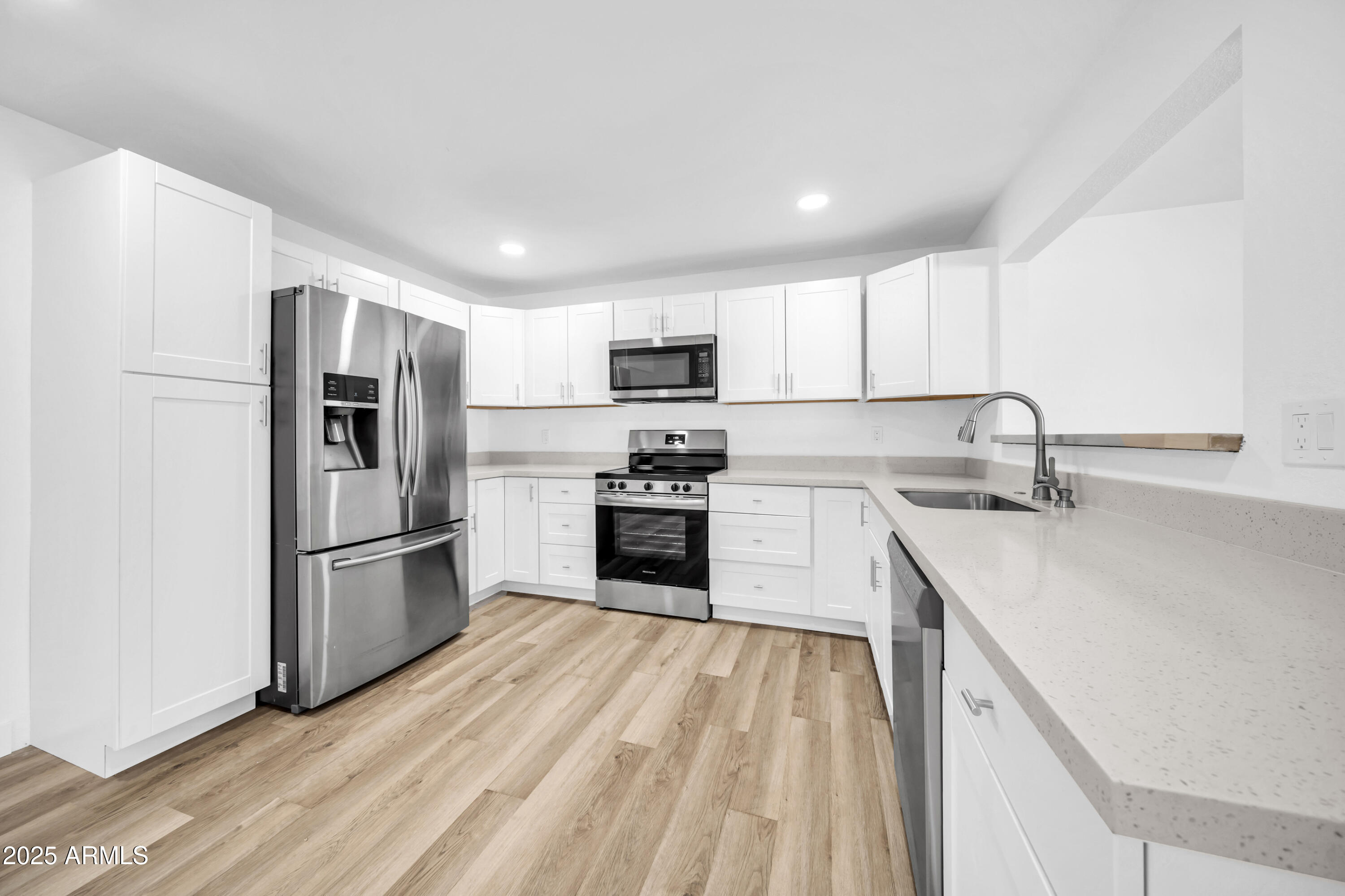 3330 E GELDING Drive