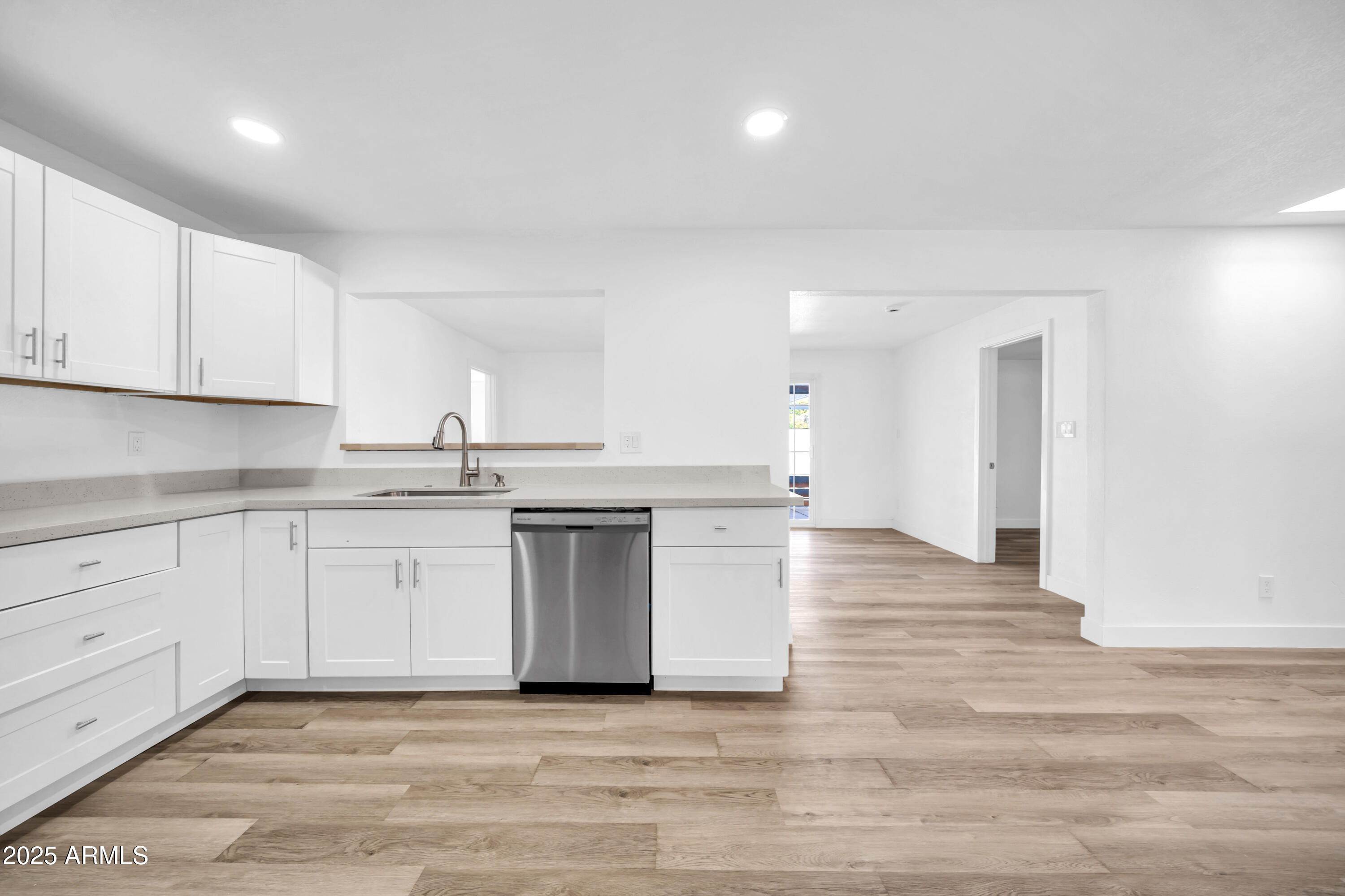 3330 E GELDING Drive
