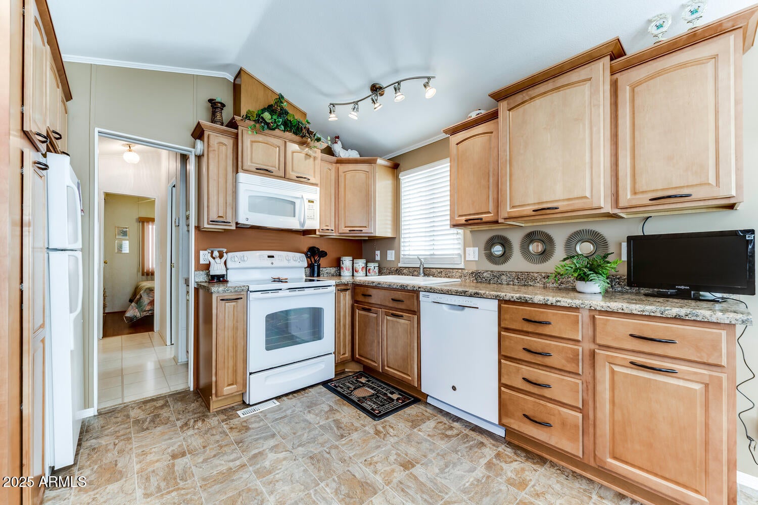 17200 W BELL Road 866