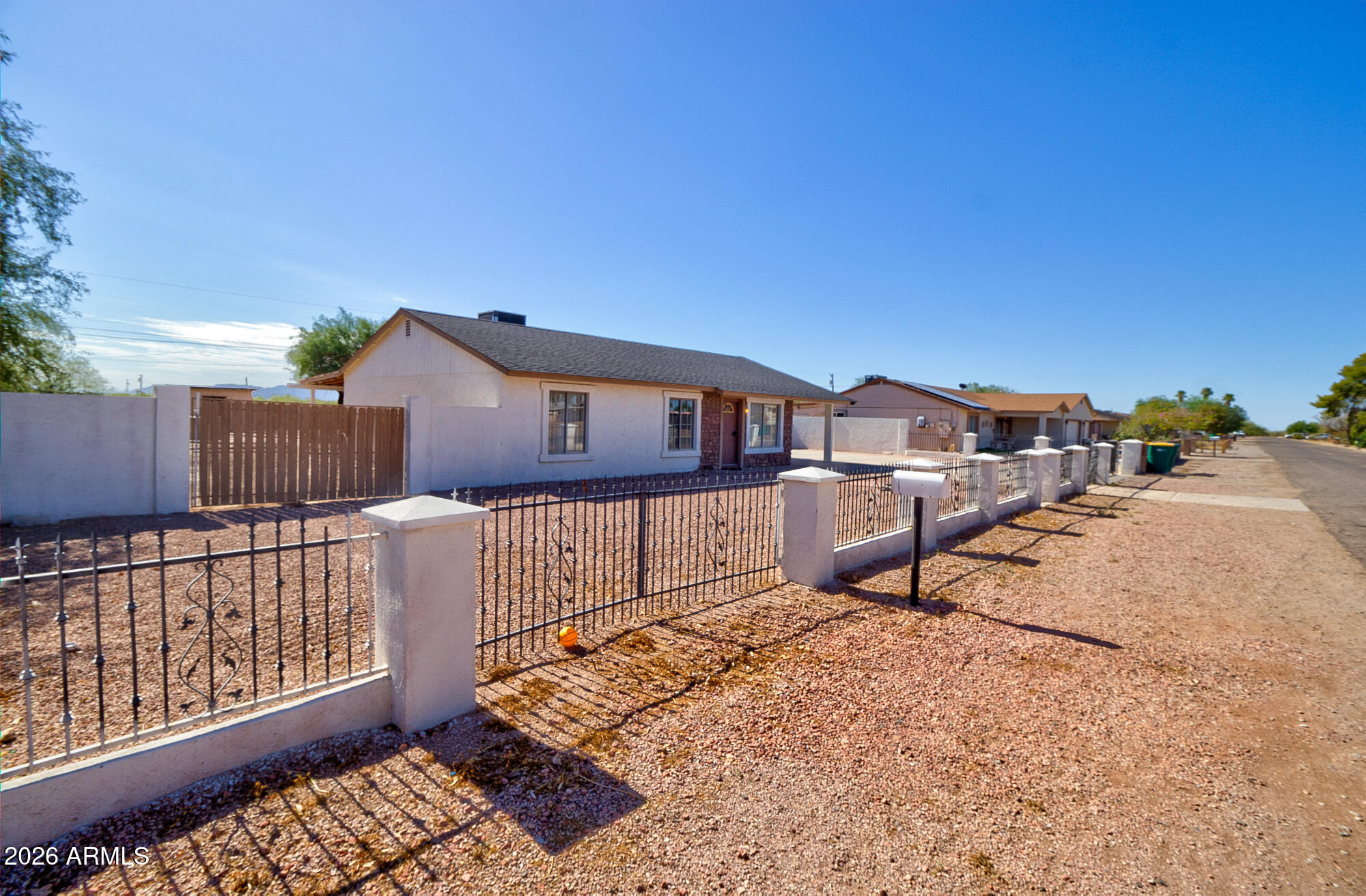 3935 N DEL MONTE Drive