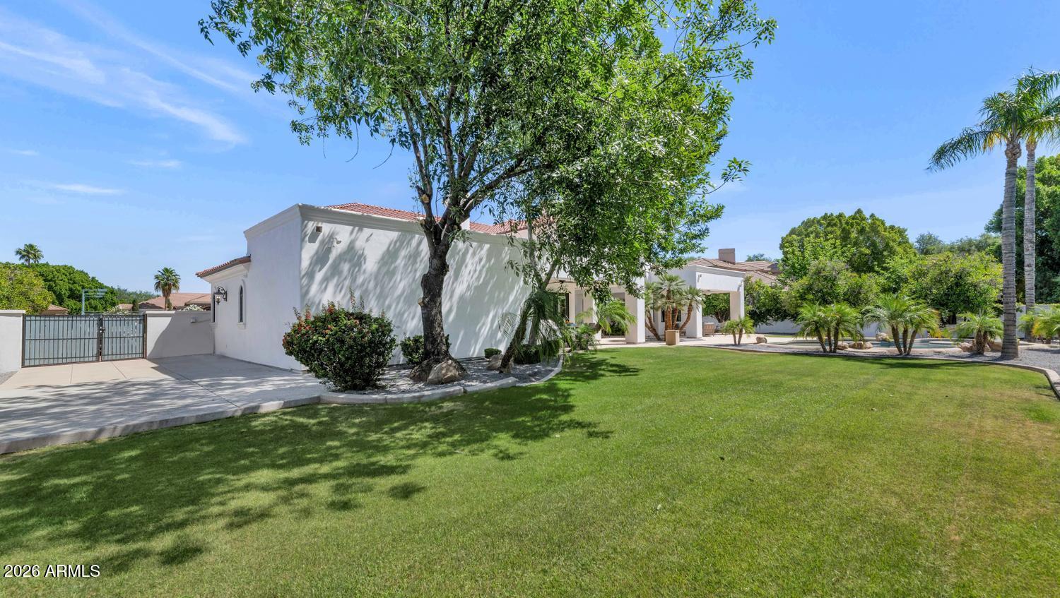 CITRUS MANOR - Residential