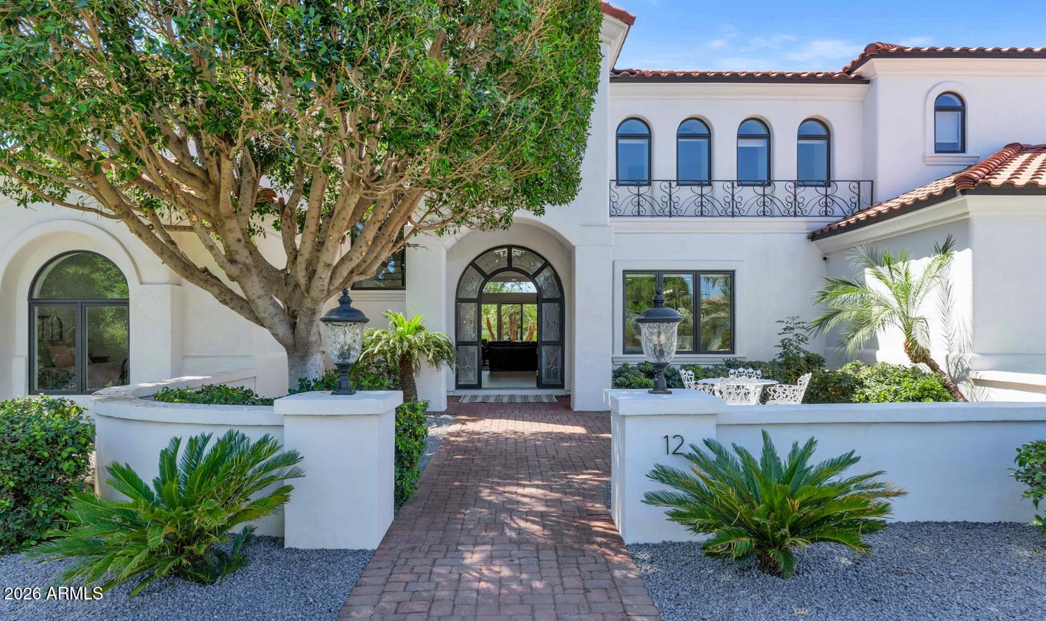 CITRUS MANOR - Residential