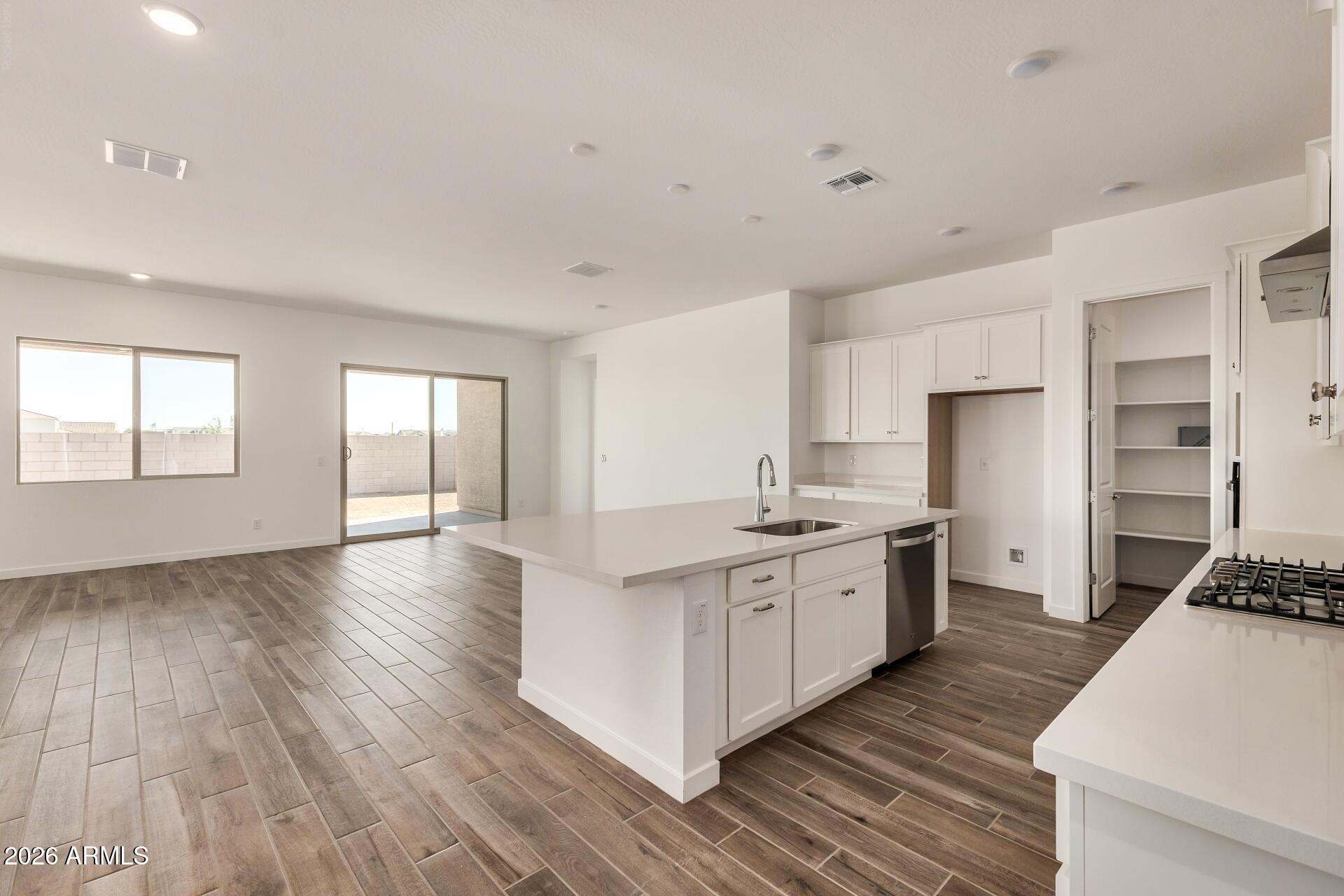 449 W Flax Drive