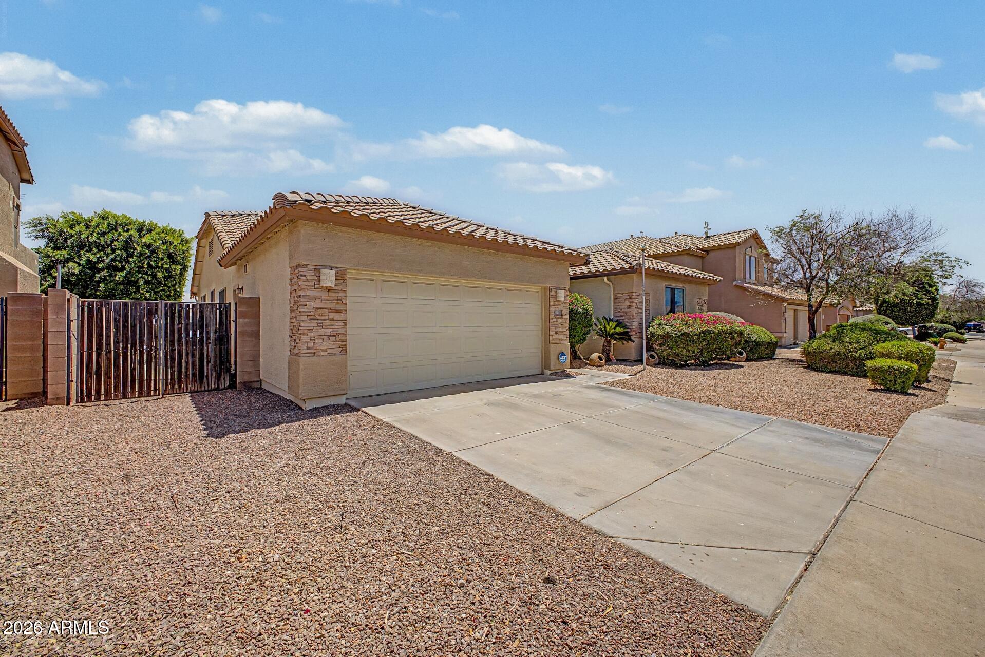 21 N 119TH Avenue