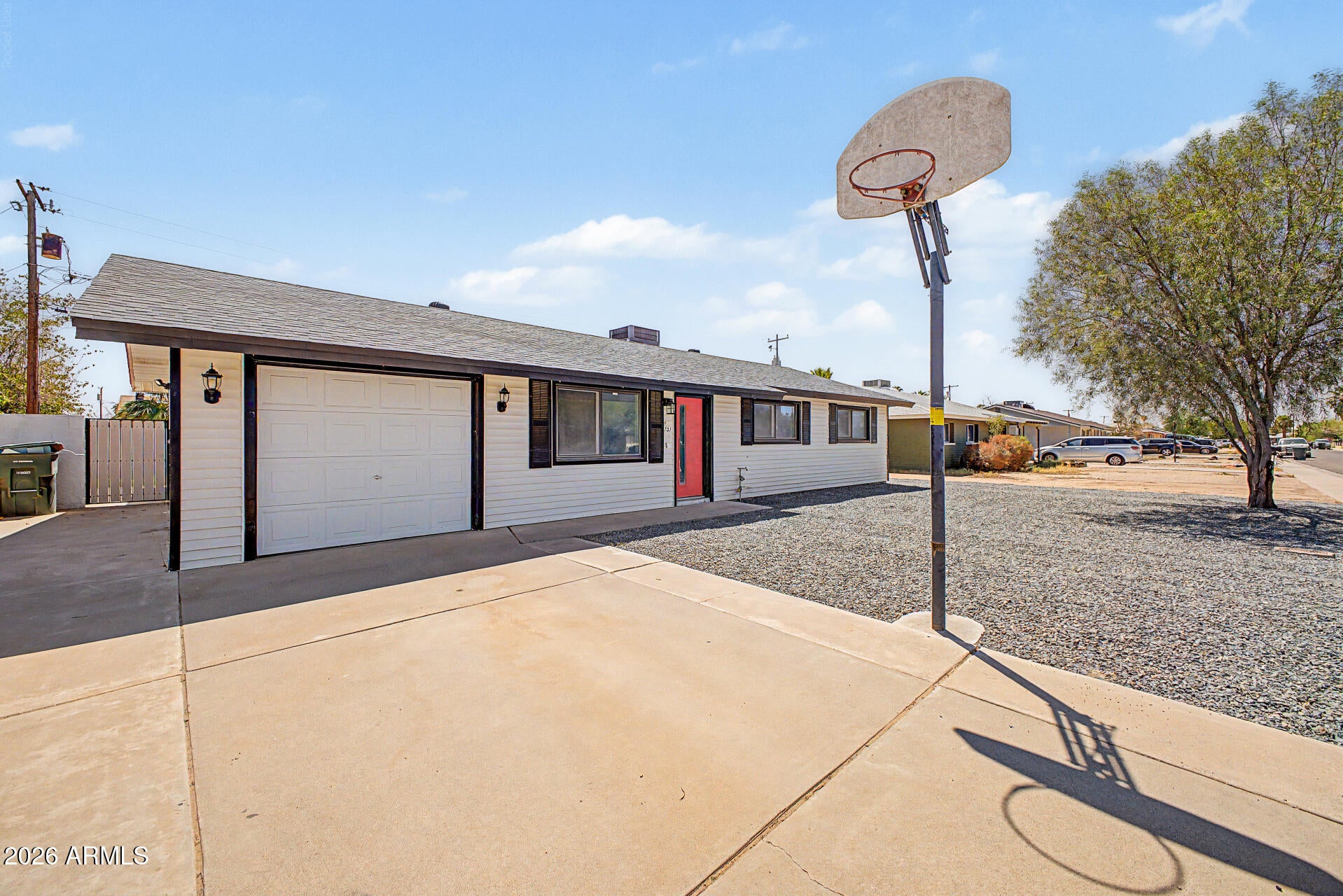 731 E MANOR Drive