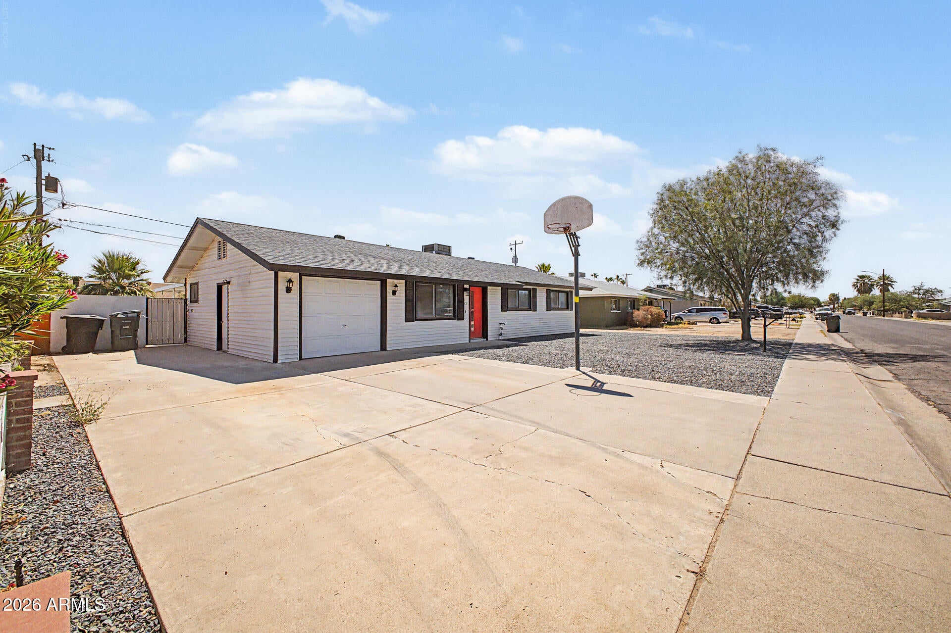 731 E MANOR Drive