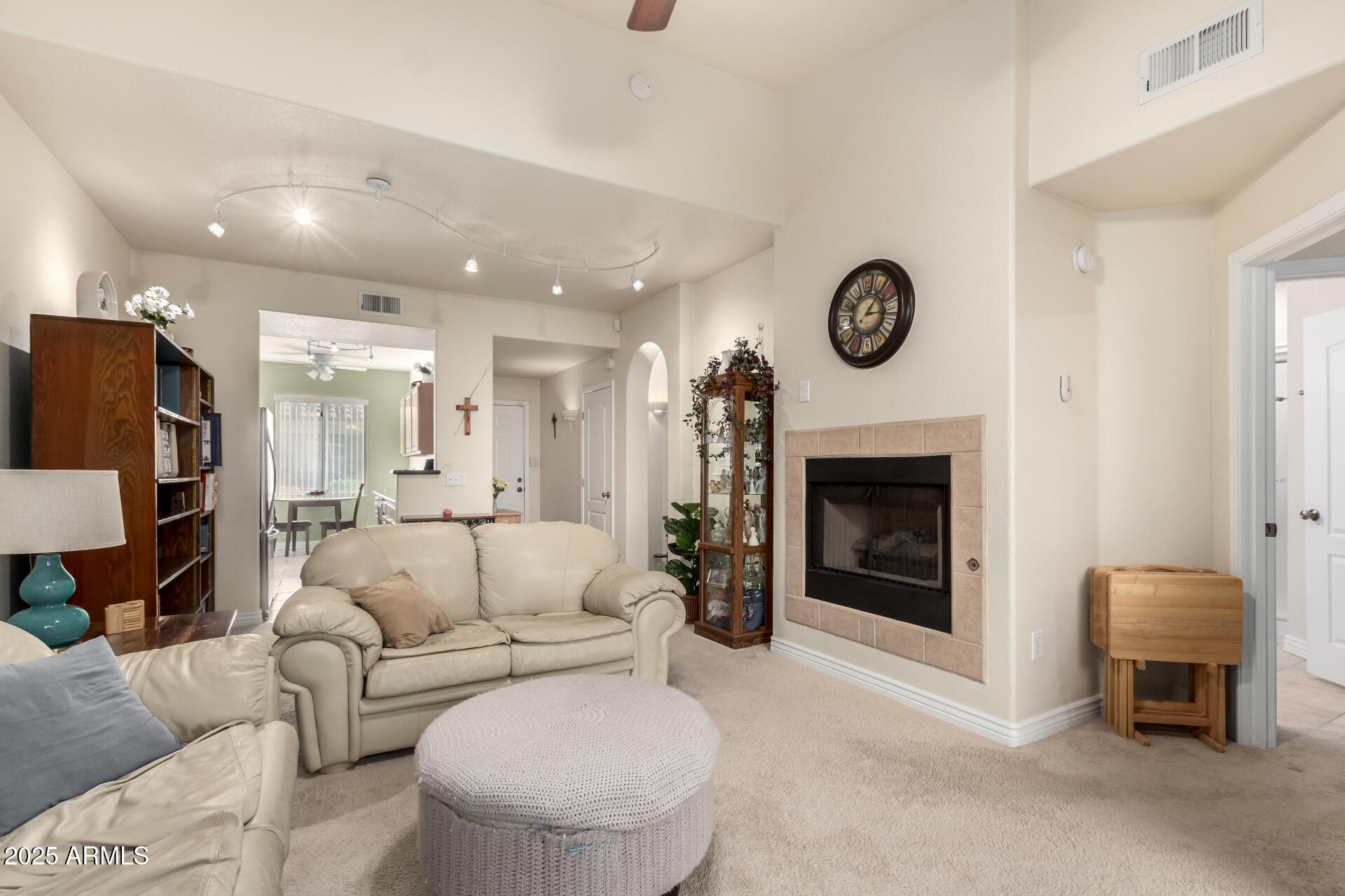 2929 W YORKSHIRE Drive 1060