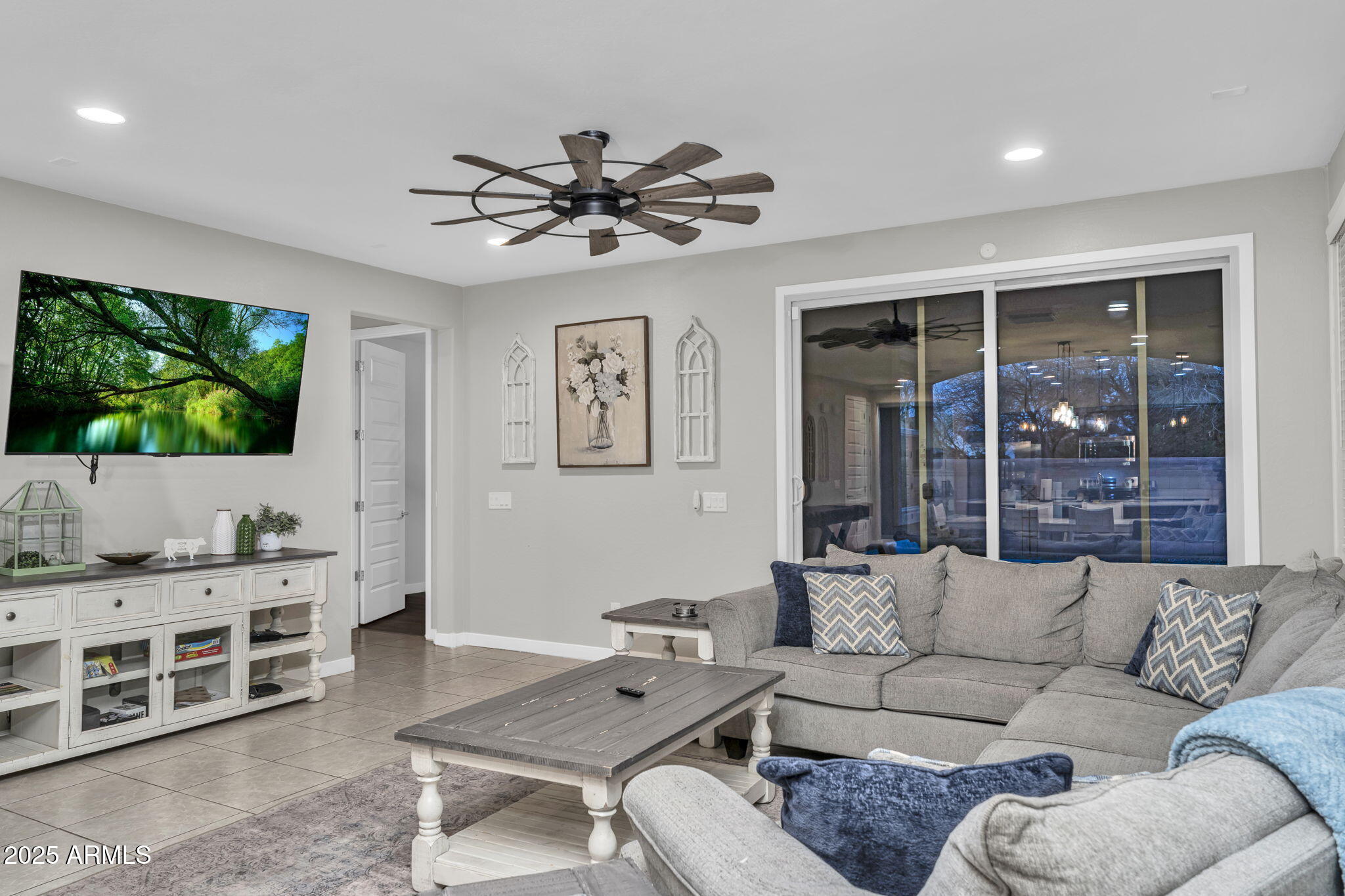 Homes 1 21090 E DOMINGO Road