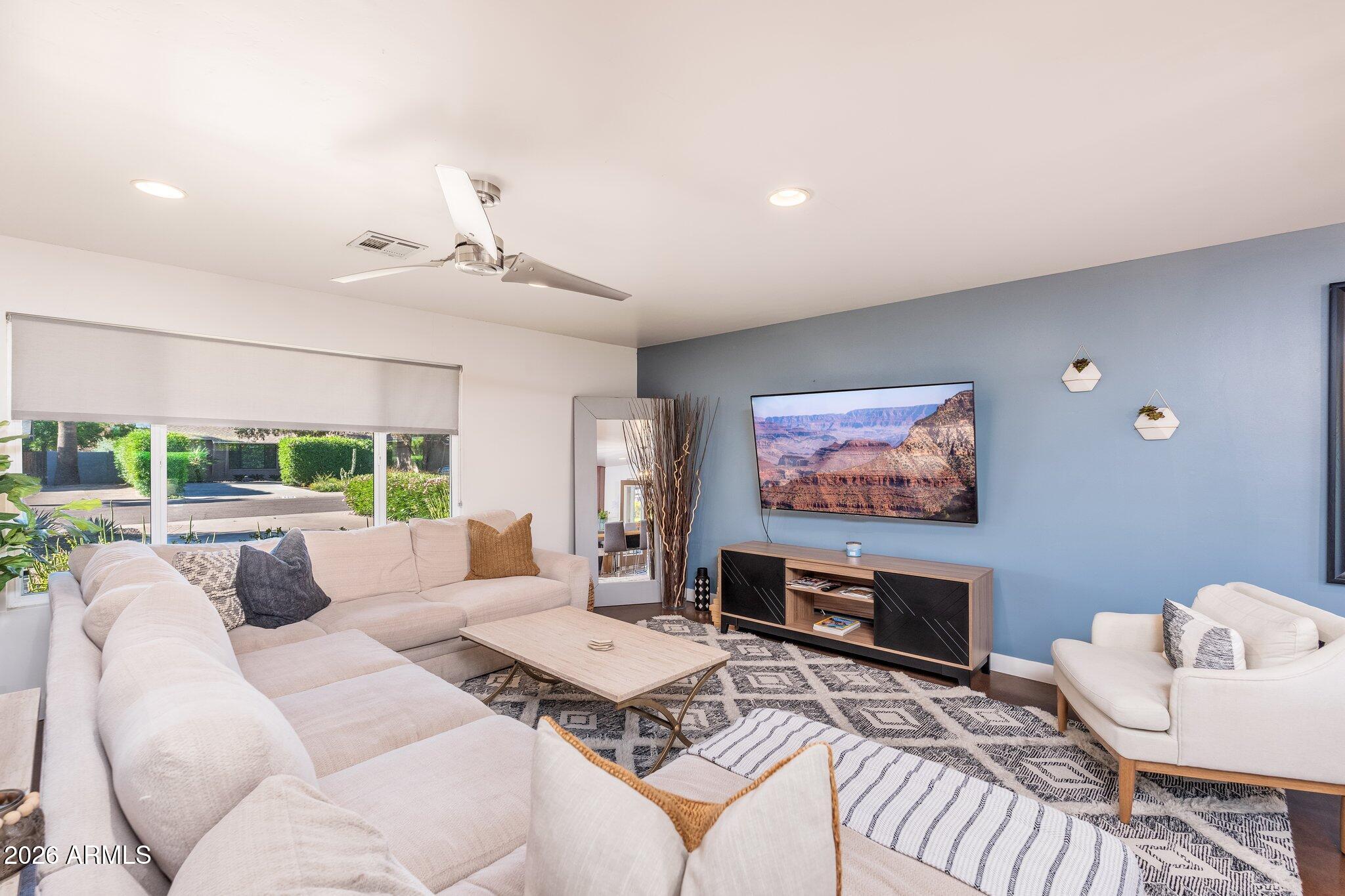8426 E BONITA Drive