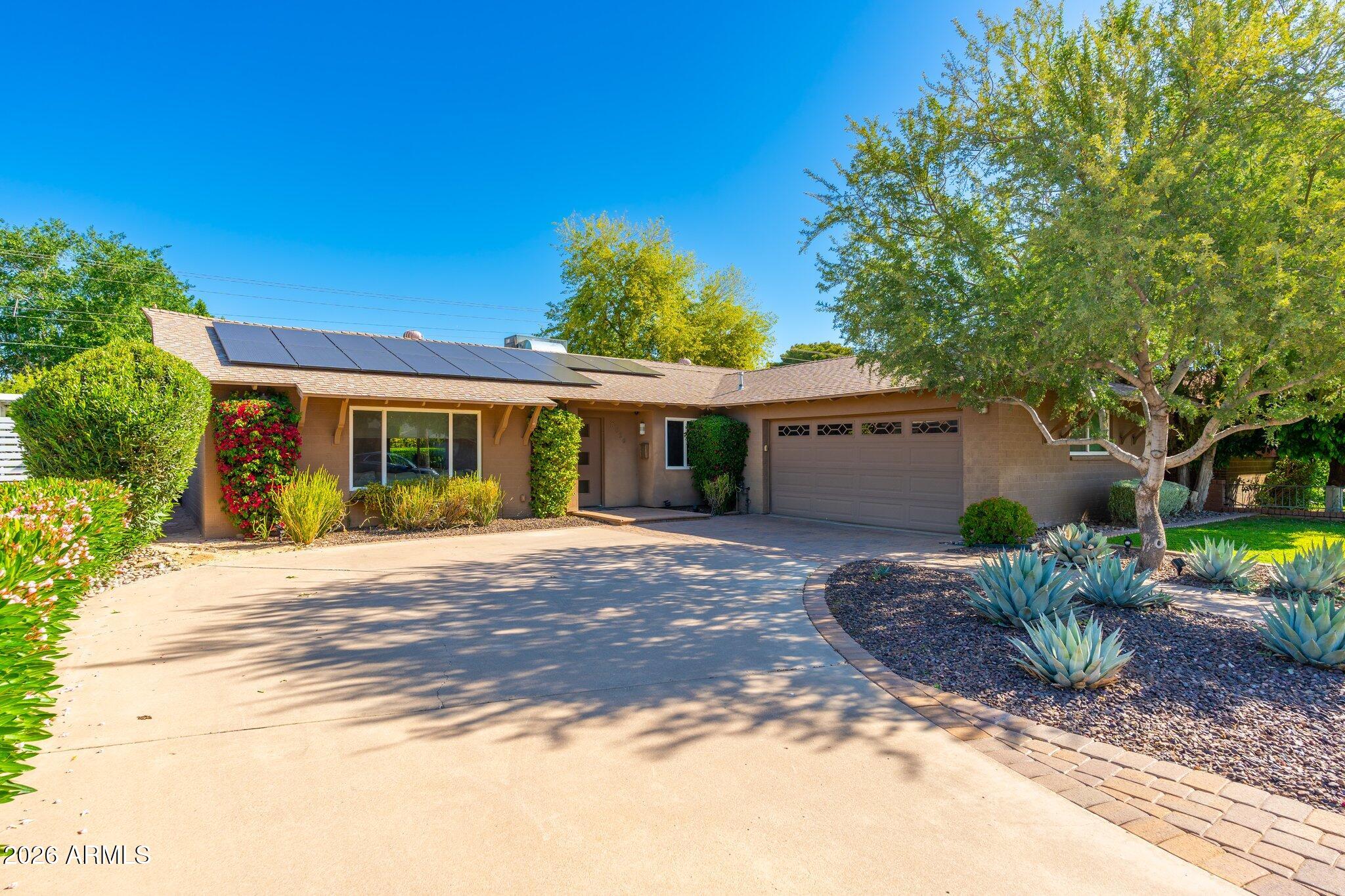 8426 E BONITA Drive