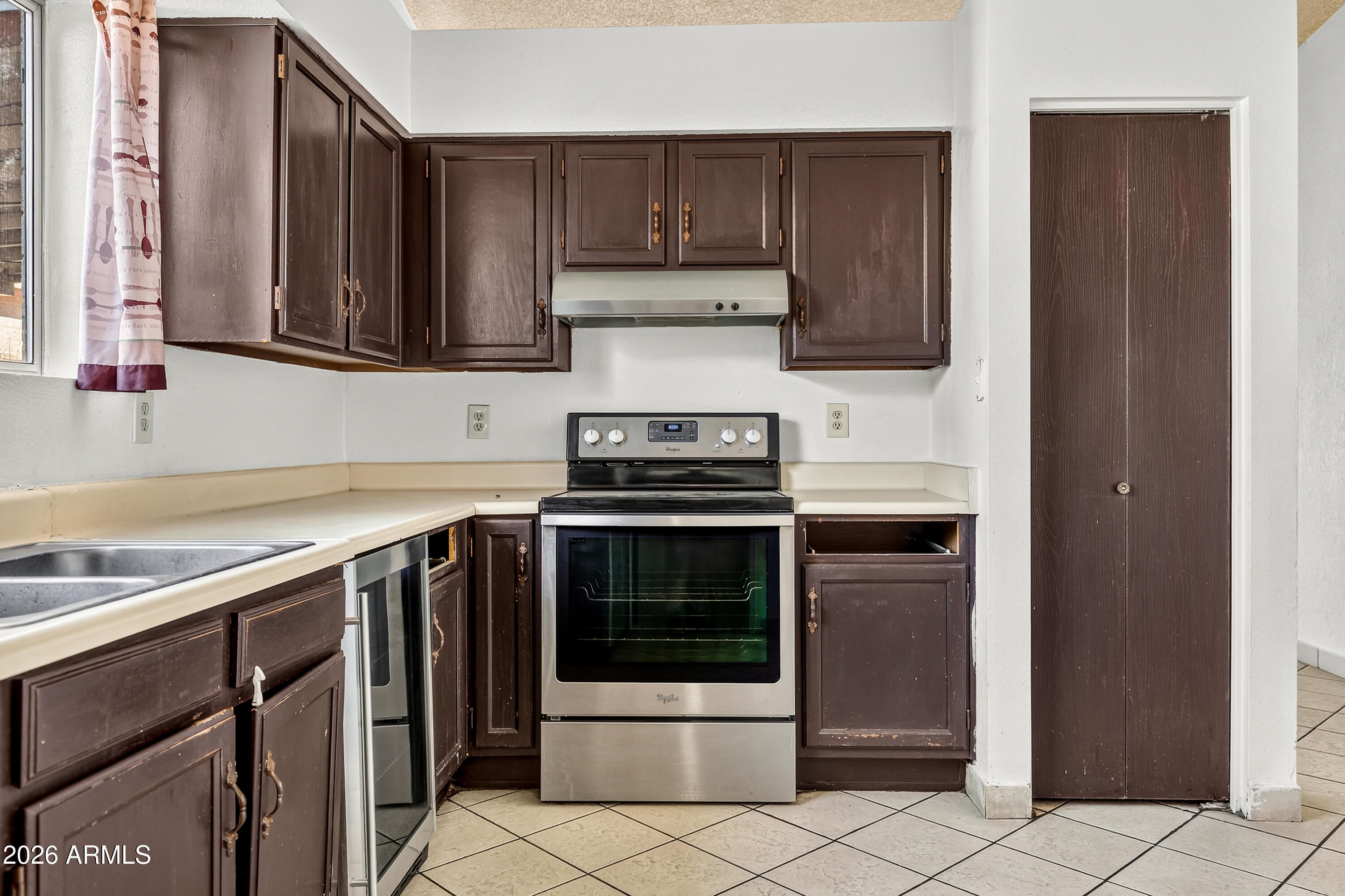 876 S NEBRASKA Street 10