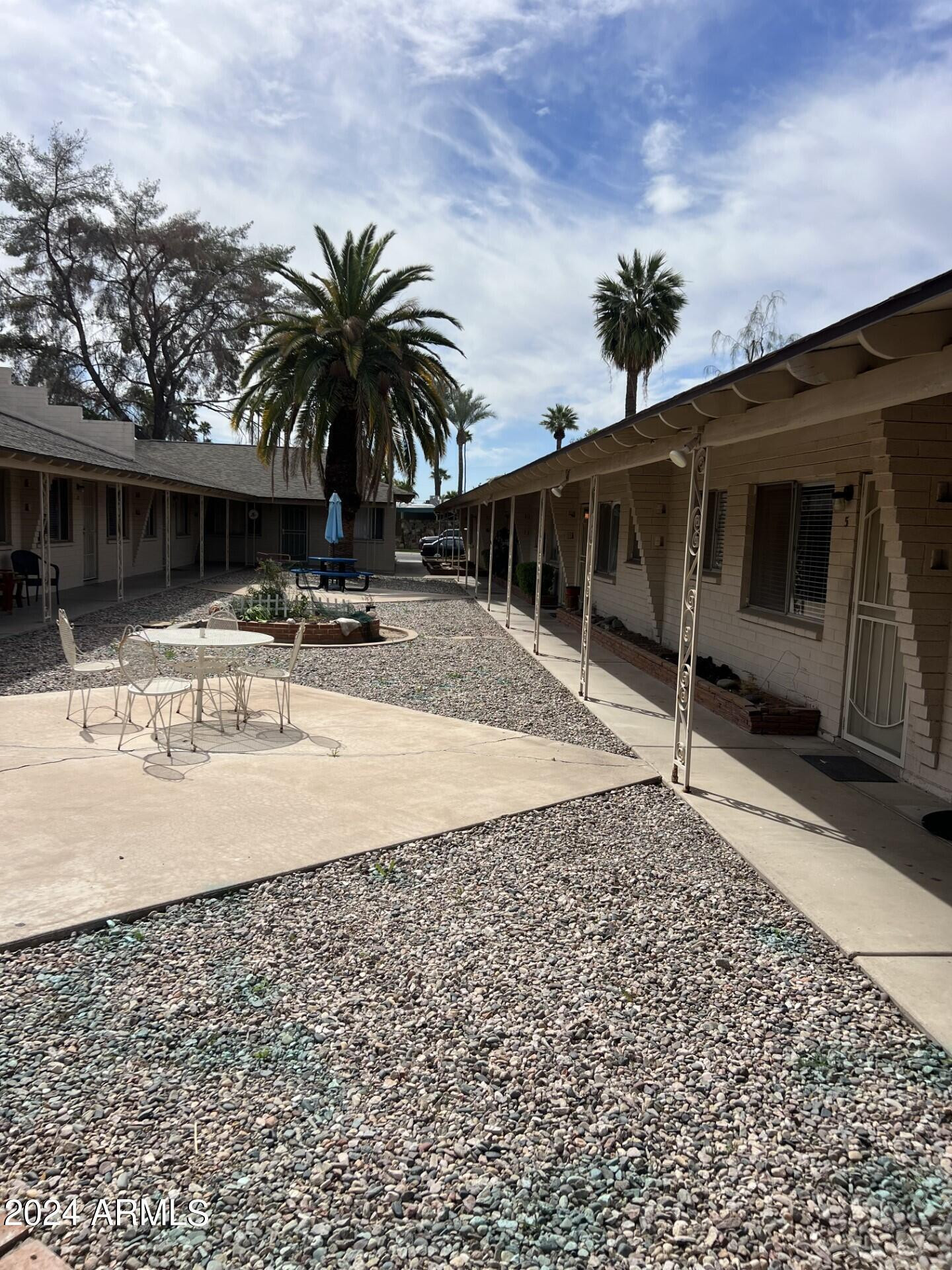 302 W Medlock Drive Apt 12
