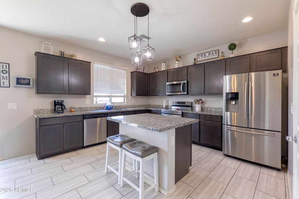 Photo of 9158 N 98th Drive, Peoria, AZ 85345 (MLS # 6935714)