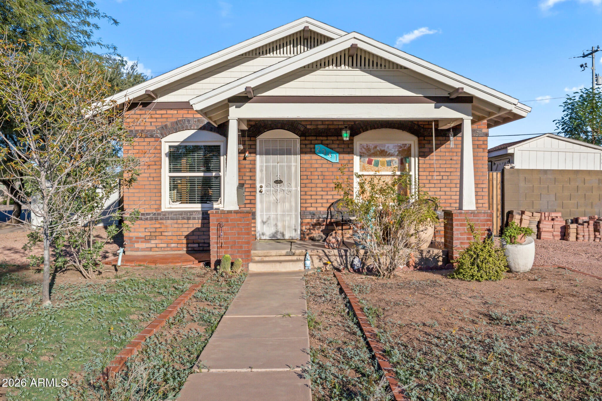 2341 N EDGEMERE Street