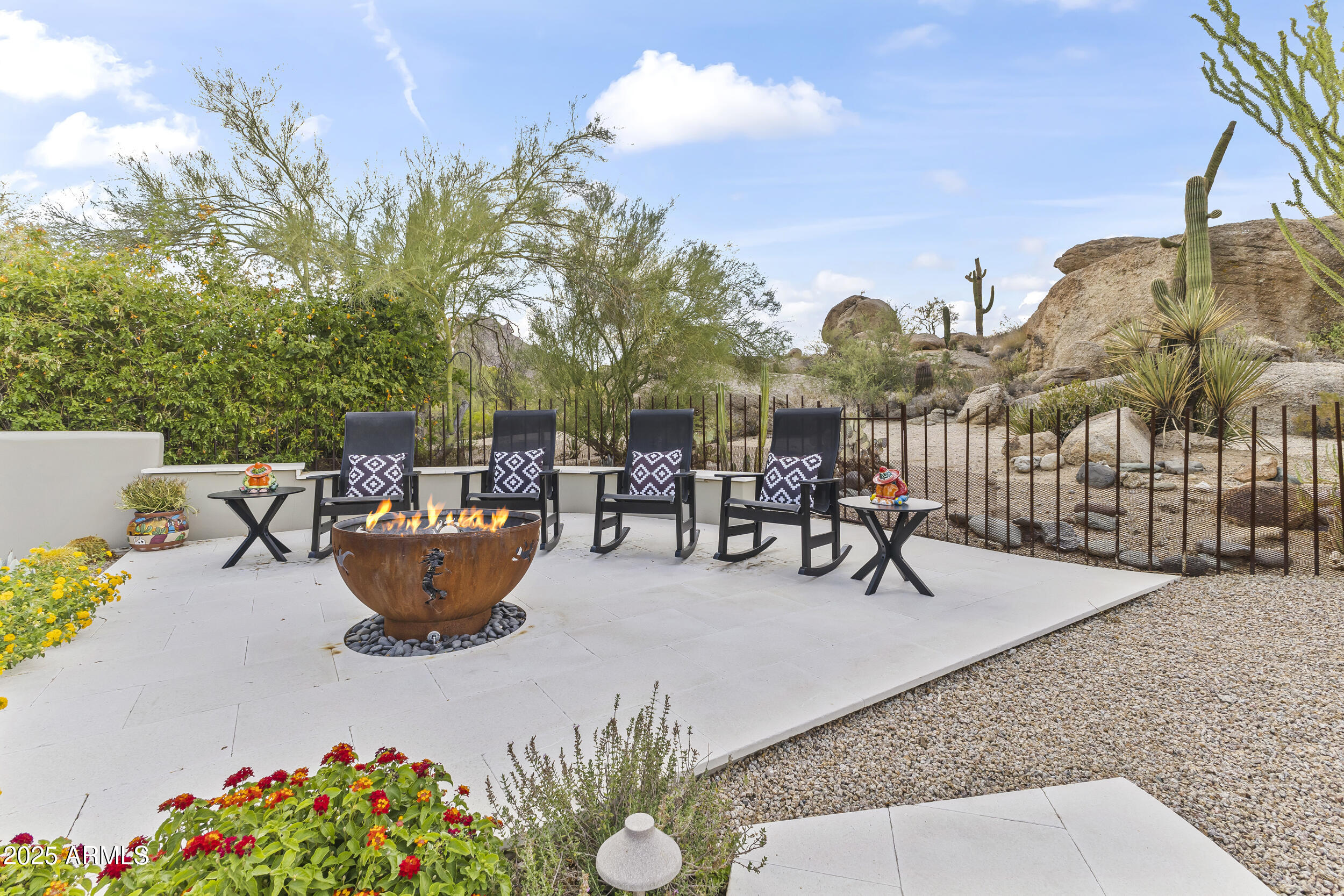 1018 N BOULDER Drive