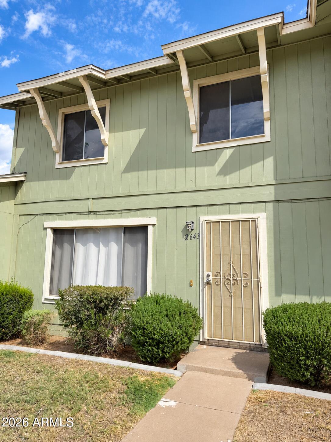 2643 W WOLF Street