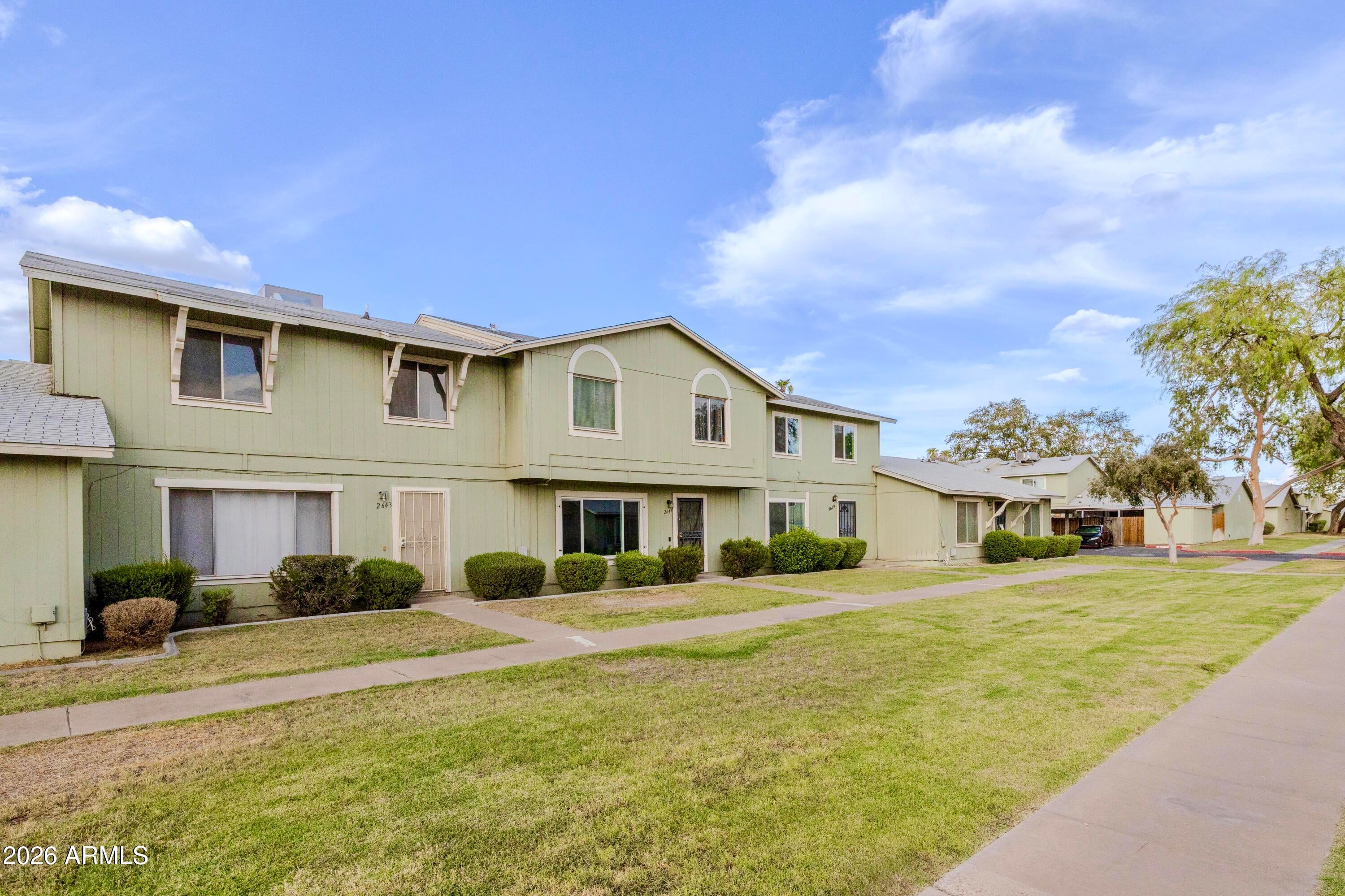 2643 W WOLF Street